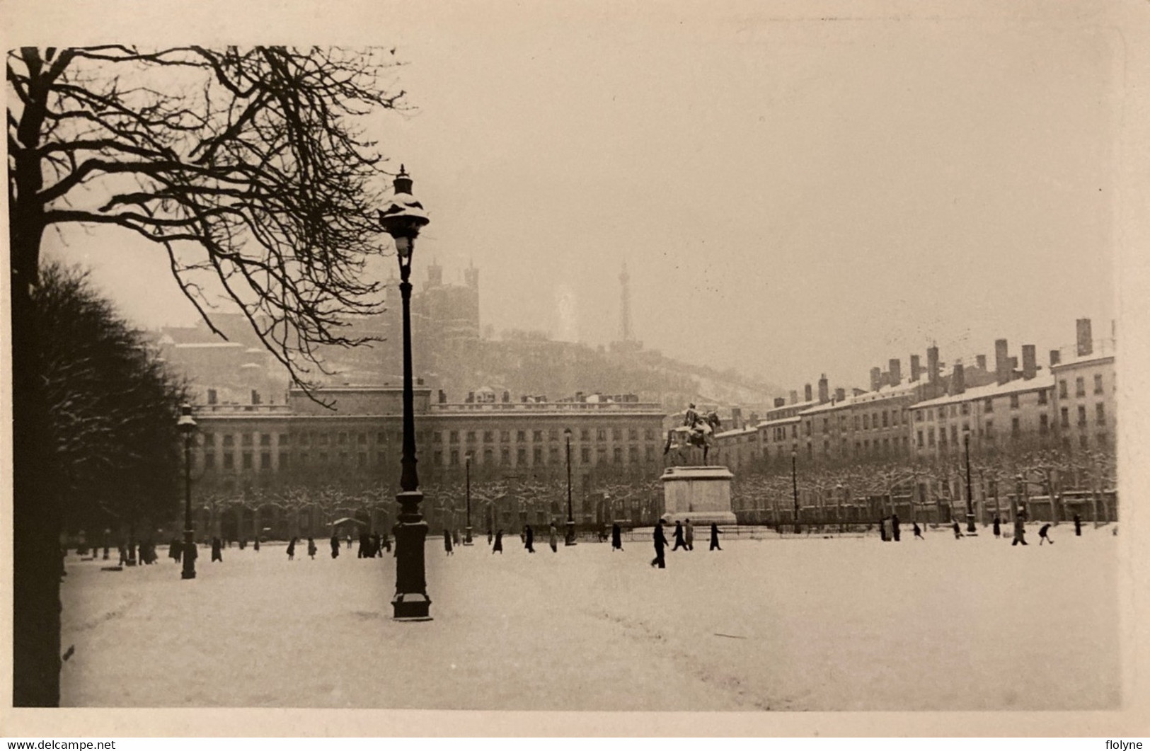 Lyon - 2ème Arrondissement - Photo Format Carte Photo - La Place Bellecour Sous La Neige - Lyon 2