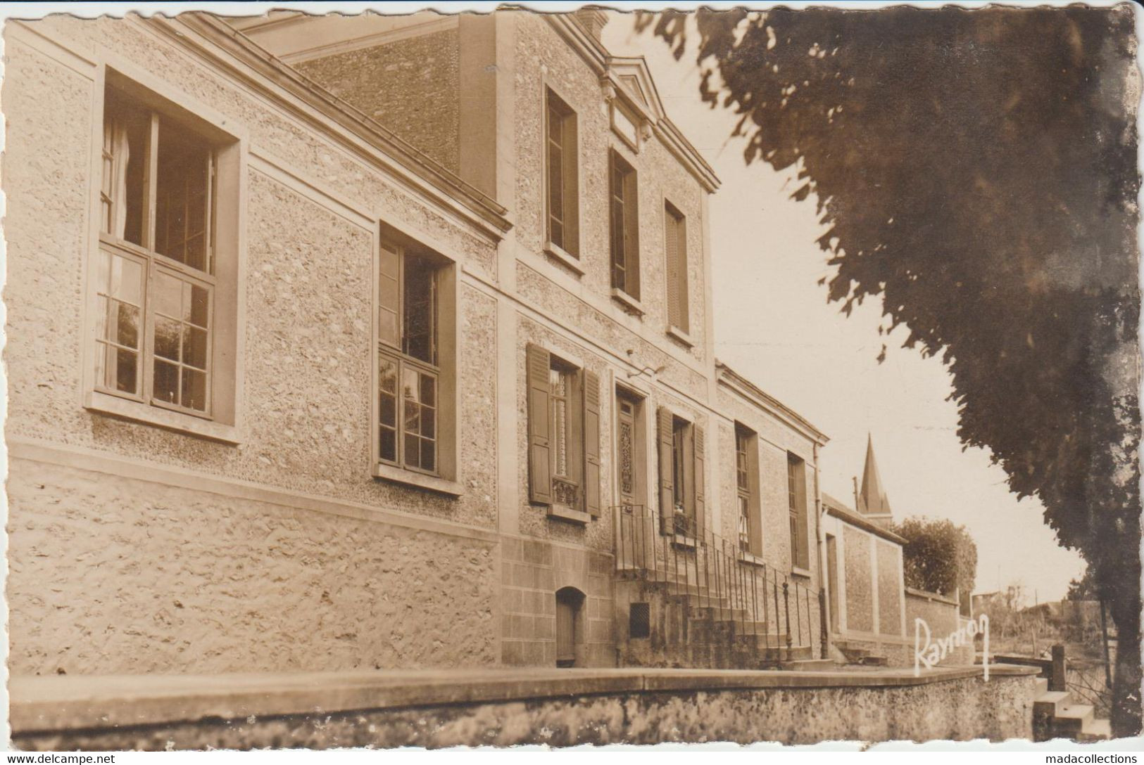 Santeny (94 - Val De Marne) La Mairie Et Les Ecoles - Santeny