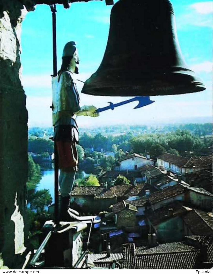 ► CPSM  Lavaur Le Jacquemart    Cloche Bell - Lavaur