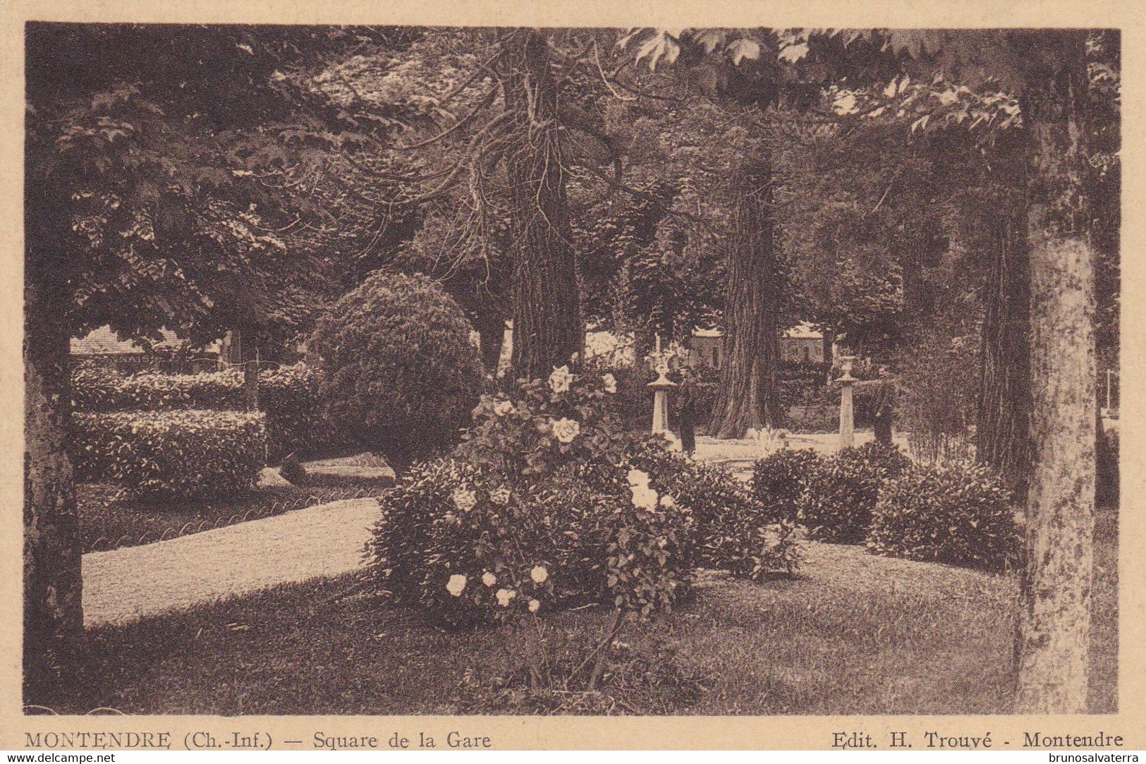 MONTENDRE - Square De La Gare - Montendre