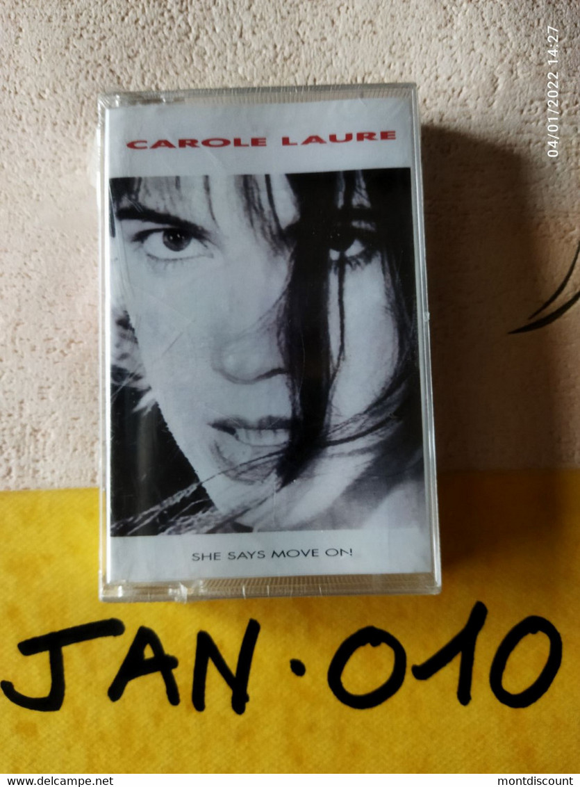 CAROLE LAURE K7 AUDIO EMBALLE D'ORIGINE JAMAIS SERVIE... VOIR PHOTO... (JAN 010) - Cassettes Audio