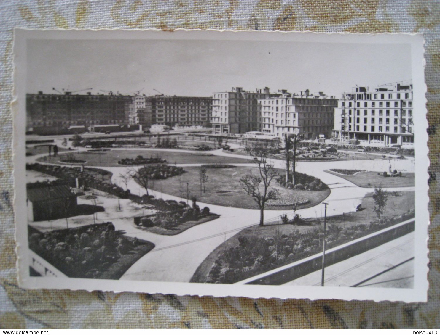 CPSM.  LE HAVRE.   Le Jardin Saint-Roch. - Square Saint-Roch