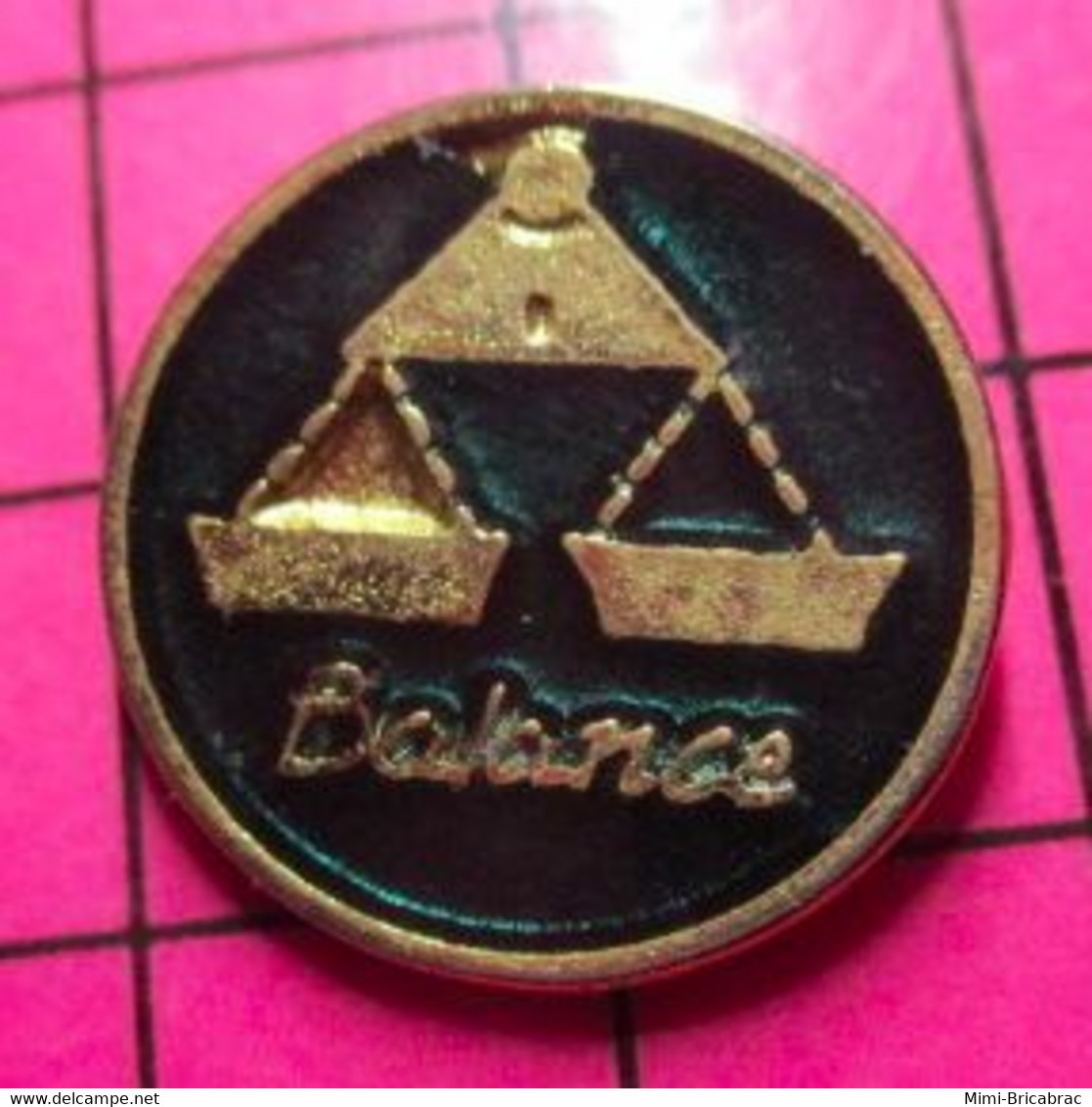 313K Pin's Pins / Beau Et Rare / THEME : AUTRES / SIGNE ASTROLOGIQUE ZODIAQUE BALANCE - Baseball