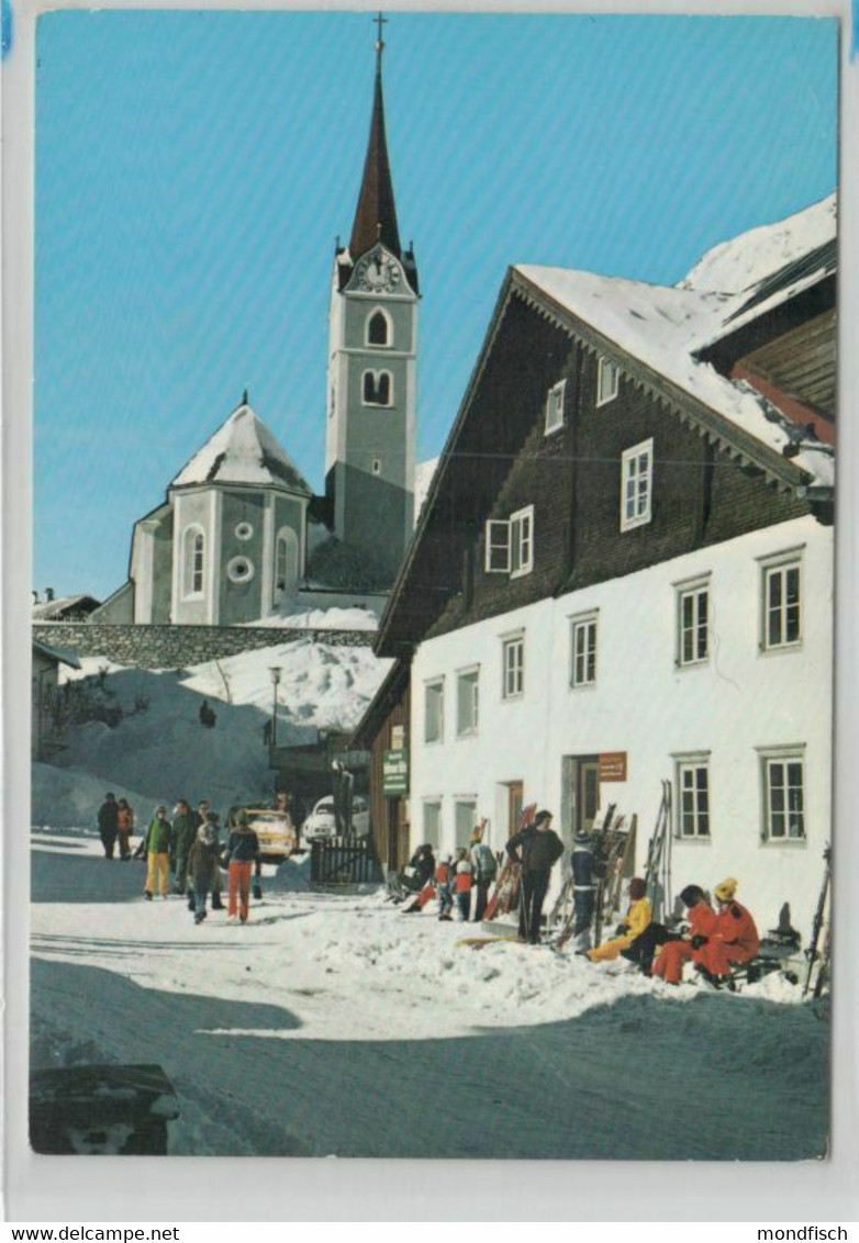 Galtür - Kirche Im Winter 1976 Mit Schifahrern - Galtür