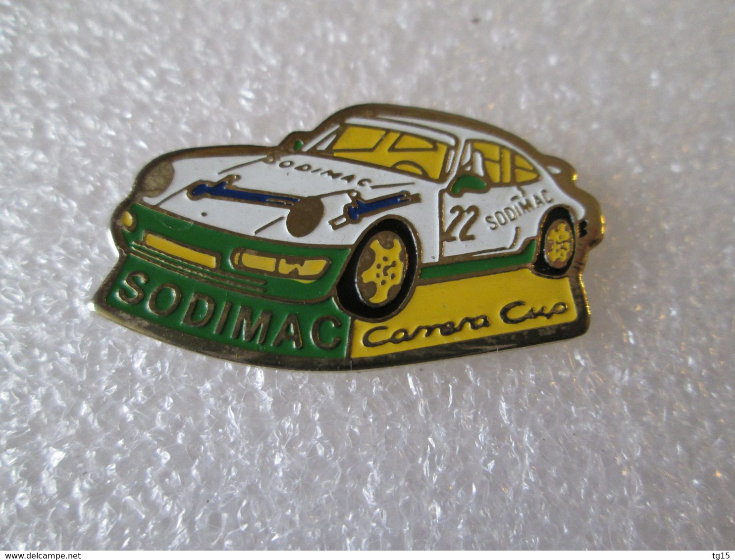 PIN'S    PORSCHE  911    CARRERA CUP   SODIMAC - Porsche