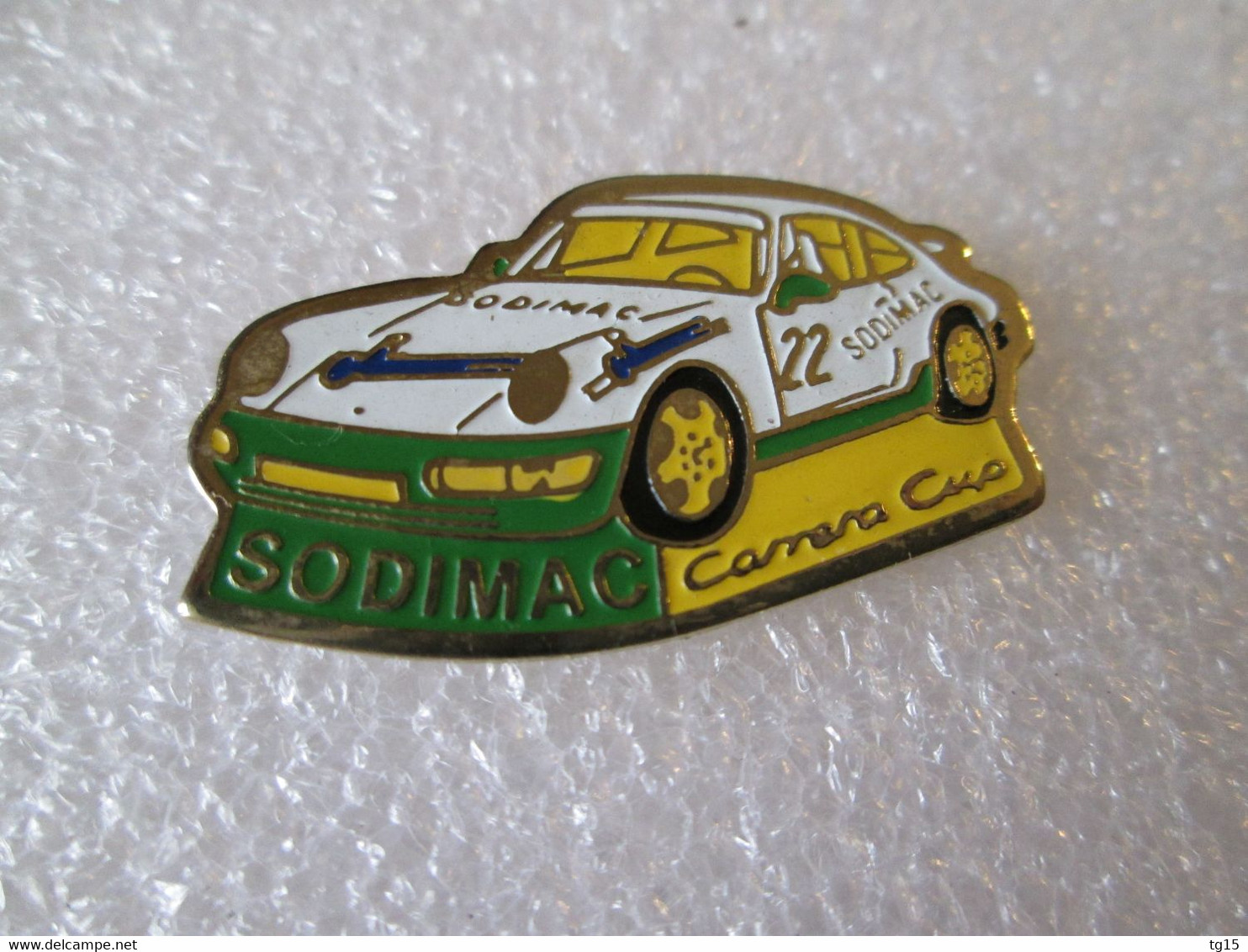 PIN'S    PORSCHE  911    CARRERA CUP   SODIMAC - Porsche