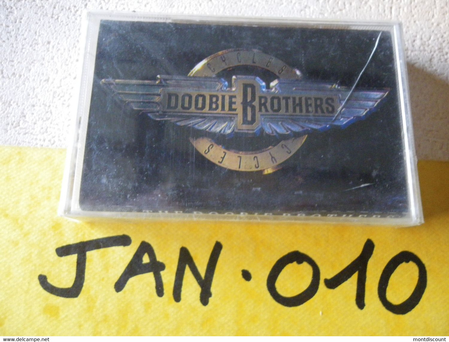 DOOBIE BROTHERS K7 AUDIO EMBALLE D'ORIGINE JAMAIS SERVIE... VOIR PHOTO... (JAN 010) - Cassettes Audio