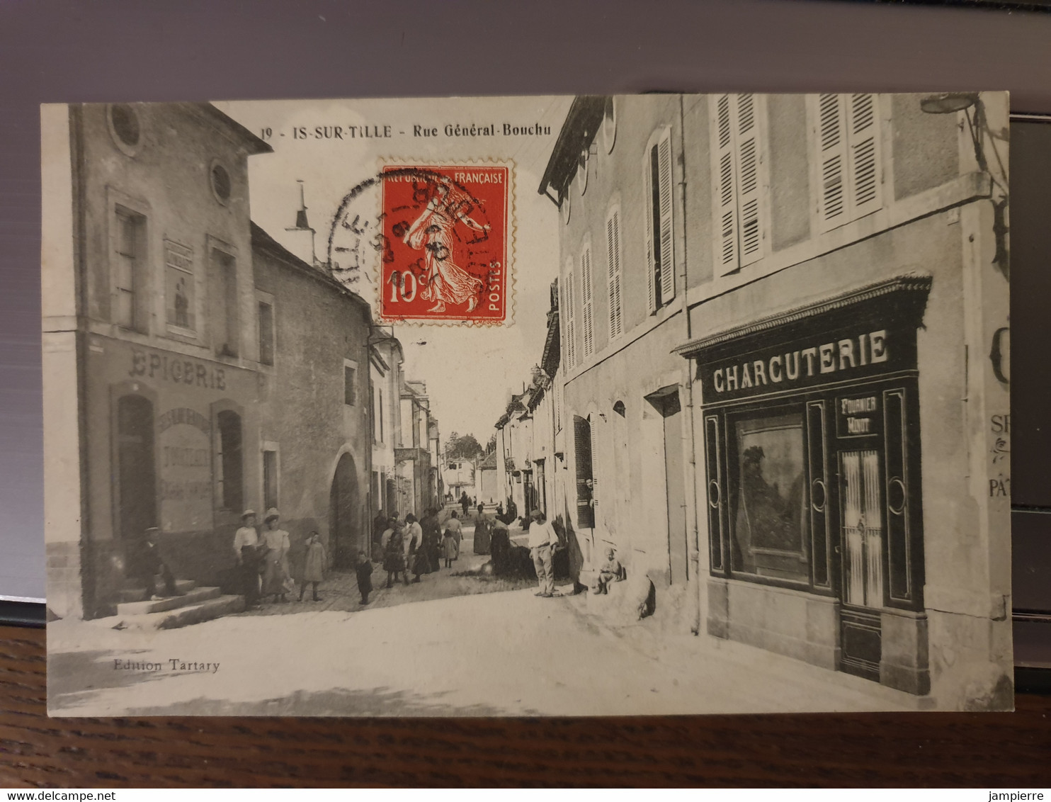 19 - Is-sur-Tille - Rue Général-Bouchu - Is Sur Tille