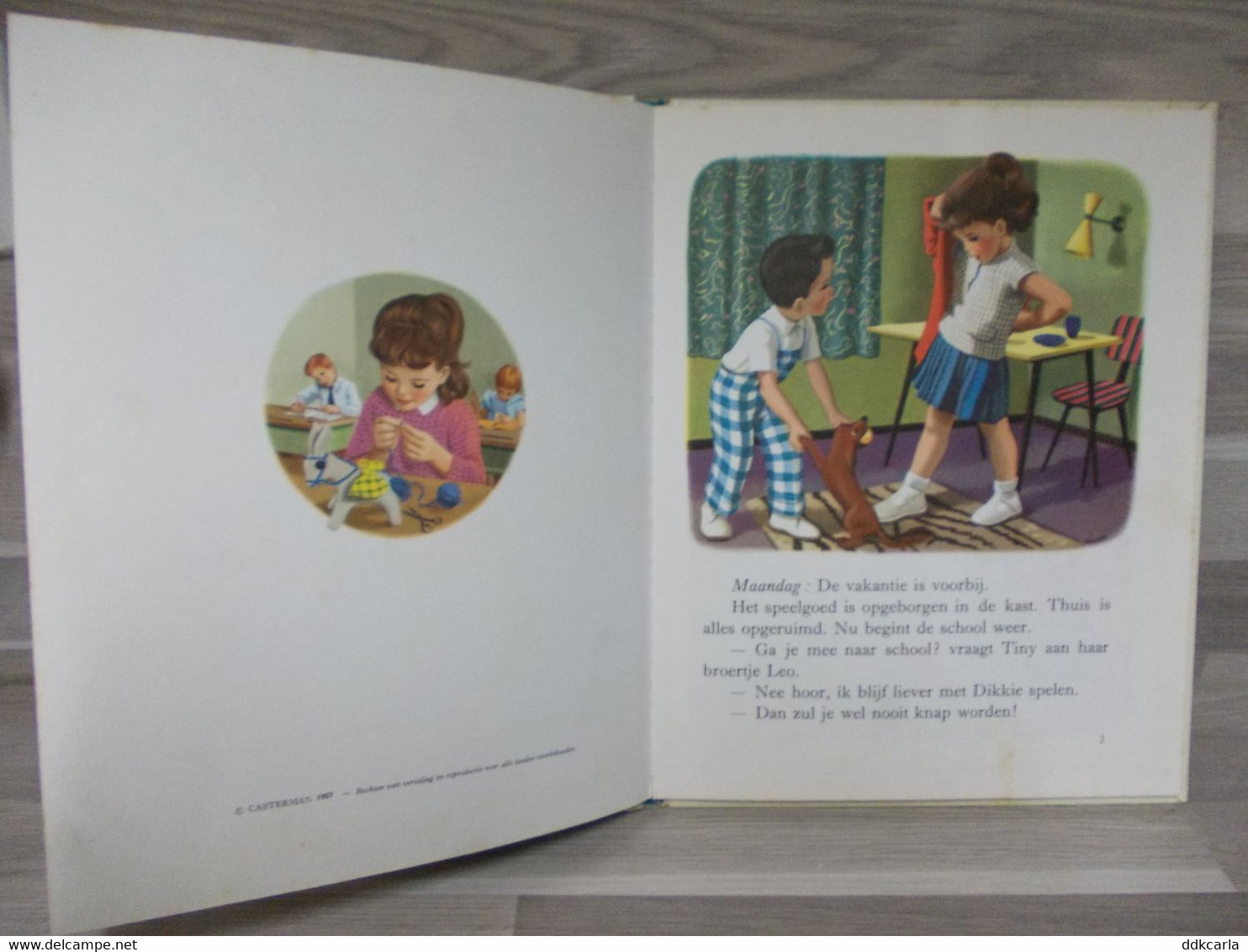 Boek - Kinderboek Tiny Op School 1957 - Oud