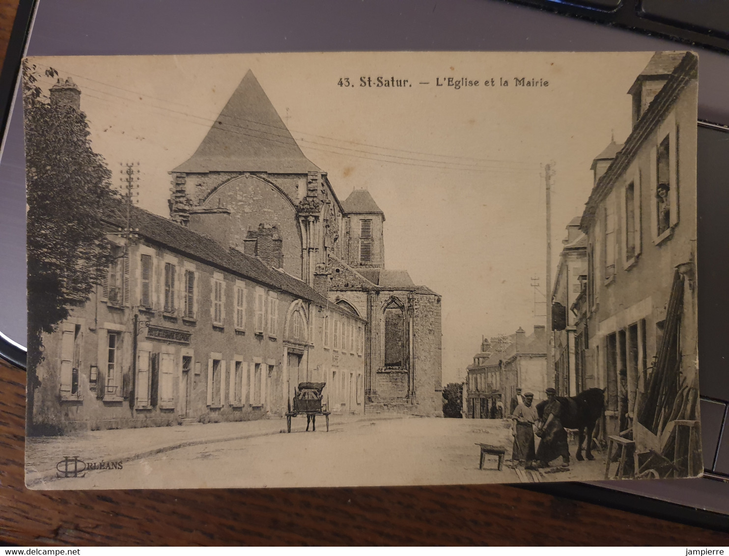 43 - St-Satur. - L'Eglise Et La Mairie - Saint-Satur