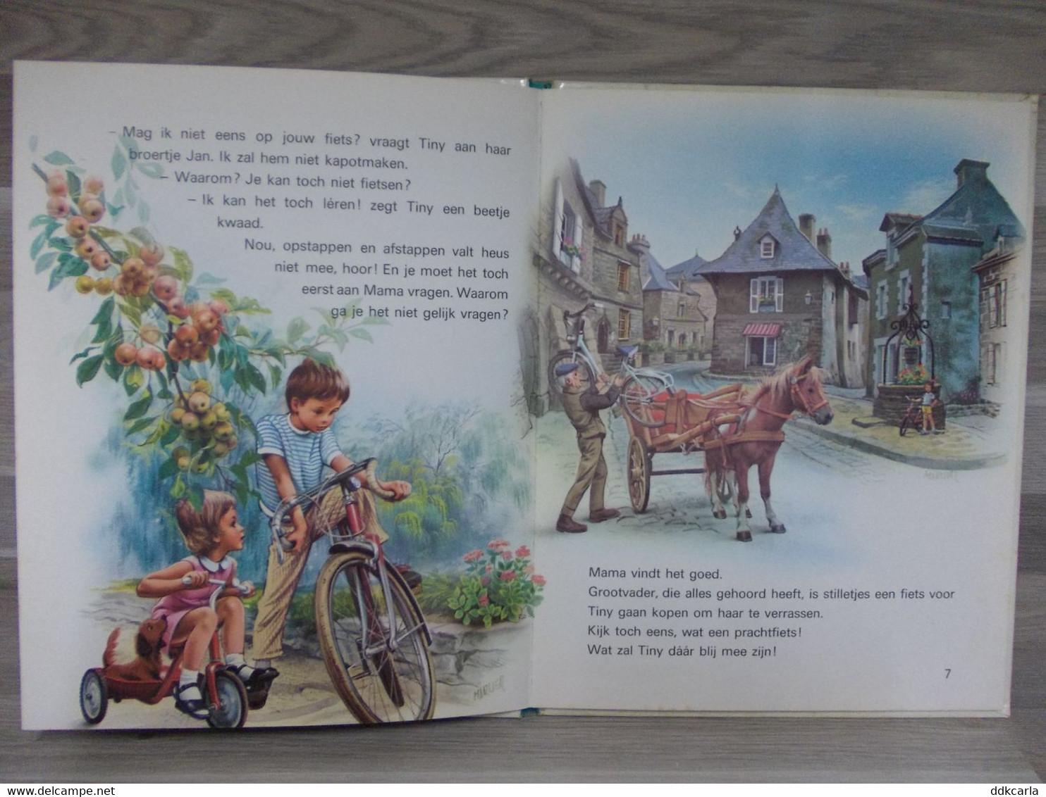 Boek - Kinderboek Tiny Krijgt Een Fiets 1971 - Oud