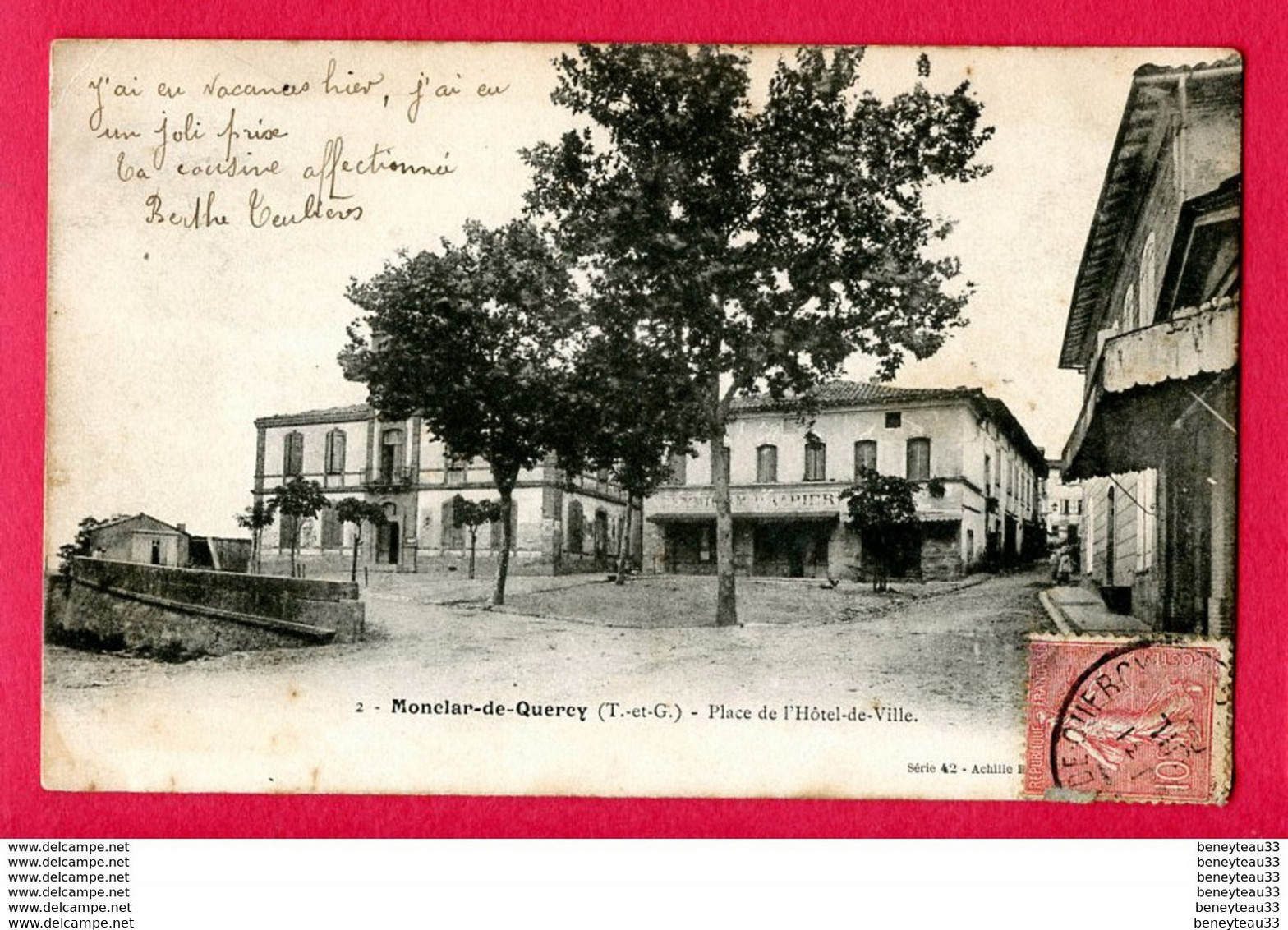 CPA (Réf : Y478) MONCLAR-de-QUERCY (82 TARN-et-GARONNE) Place De L'Hôtel De Ville - Montclar De Quercy