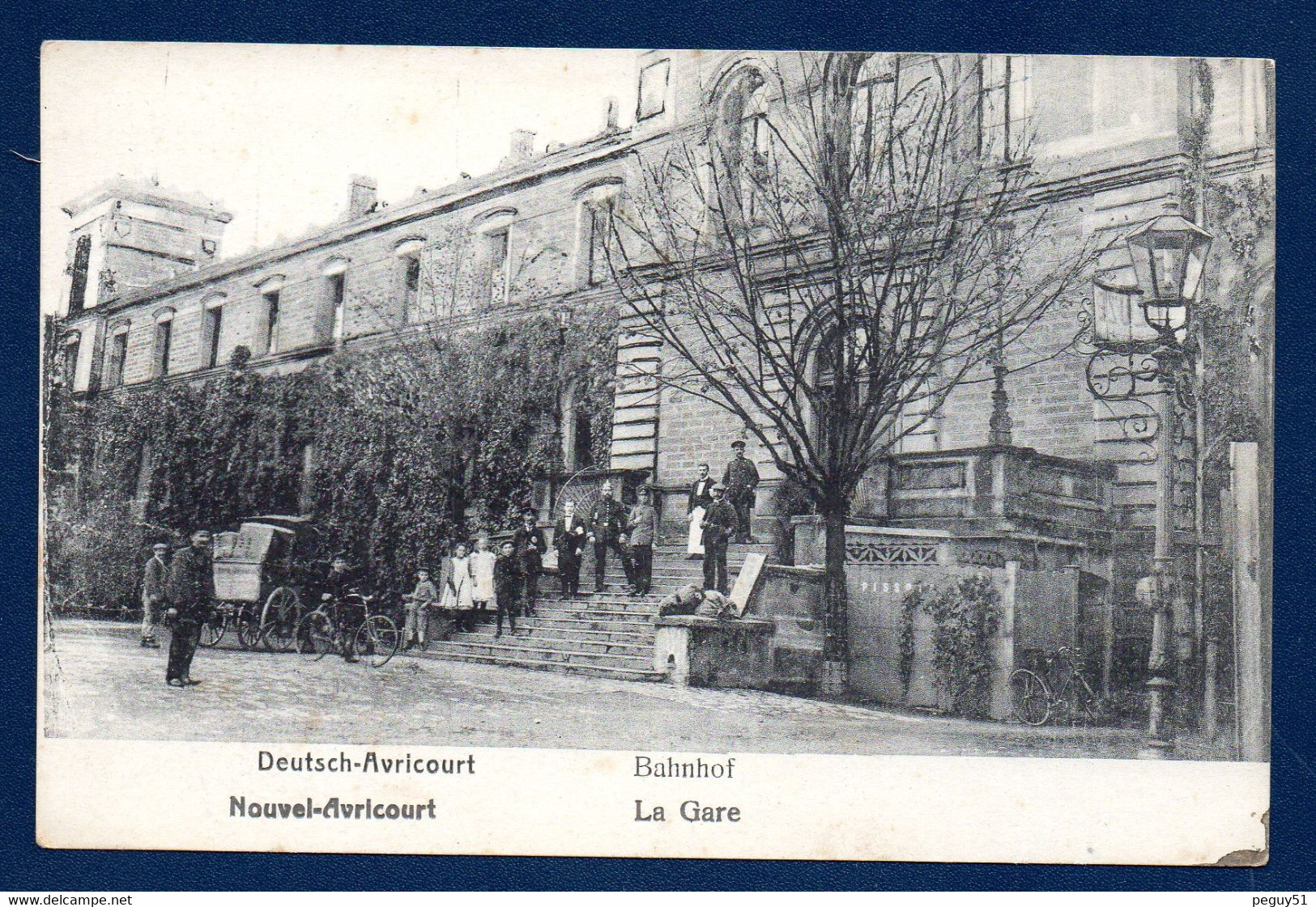 57. Nouvel-Avricourt.( Deutsch-Avricourt).  La Gare. Soldats Allemands, Personnel De La Gare. Pissoirs. - Autres & Non Classés