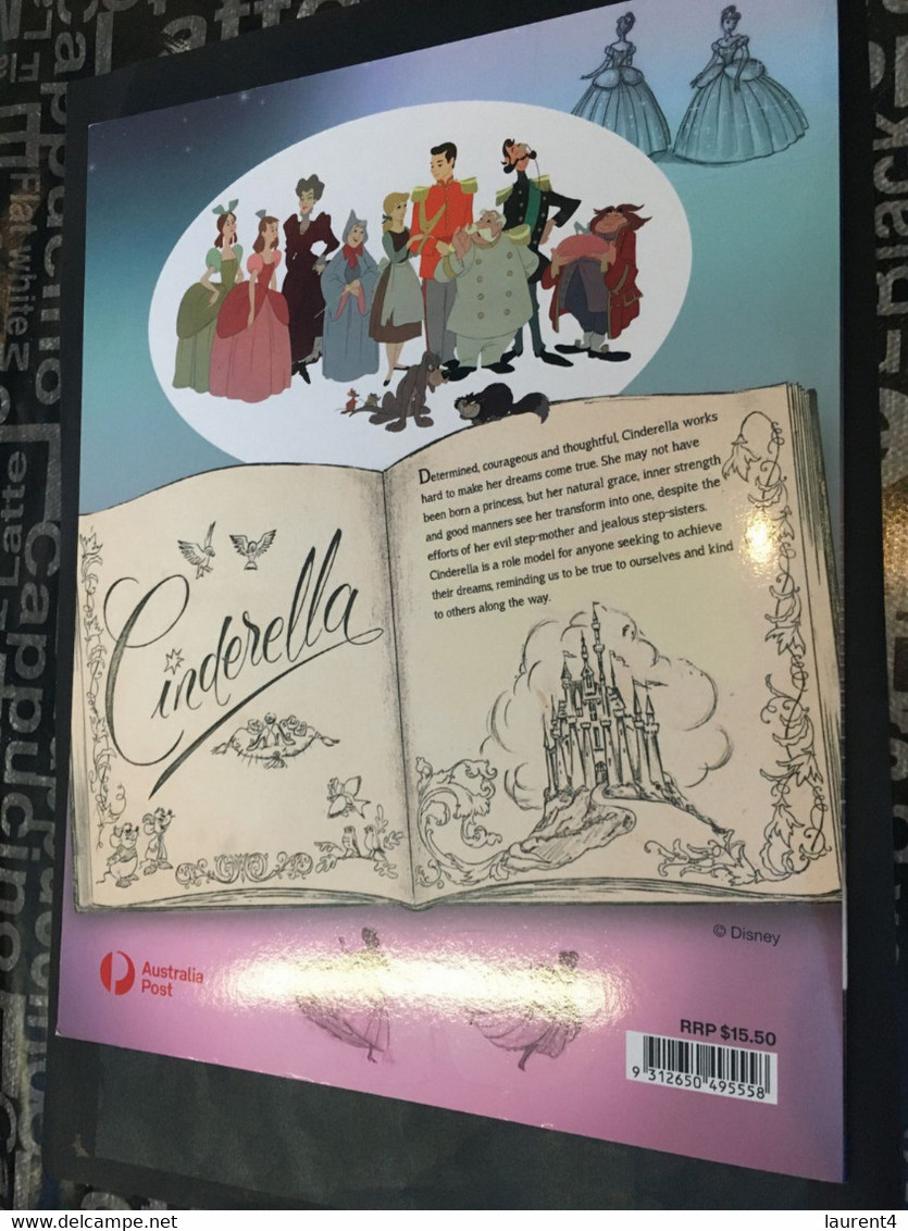 (Folder) (Large) Cinderella Presentation Pack  (with 1 Cover With Cinderella Stamp) - Presentation Packs
