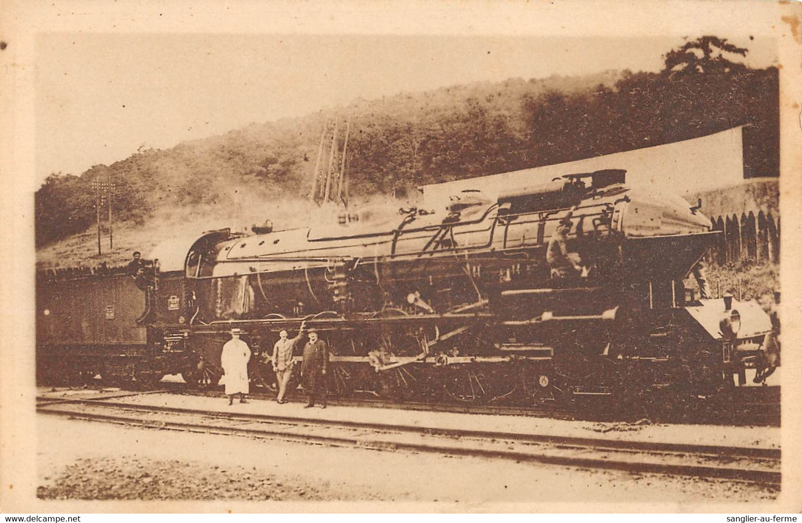 CPA 71 USINES DU CREUSOT UNE LOCOMOTIVE MOUNTAIN P.L.M.SORTANT DES ETABLISSEMENTS SCHNEIDER - Le Creusot