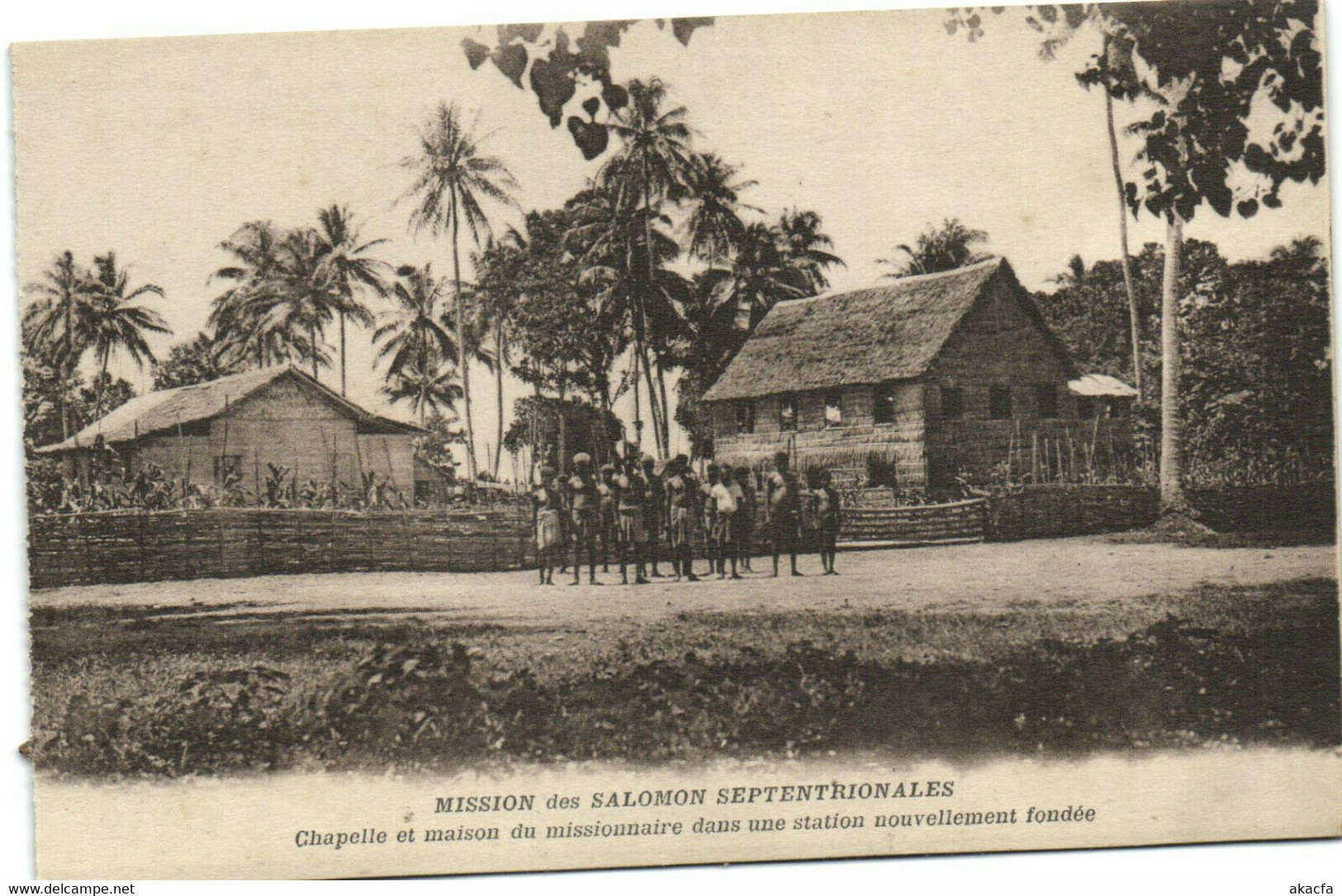 PC UK, SALOMON ISLANDS, CHAPELLE ET MAISON, Vintage Postcard (b33517) - Solomon Islands