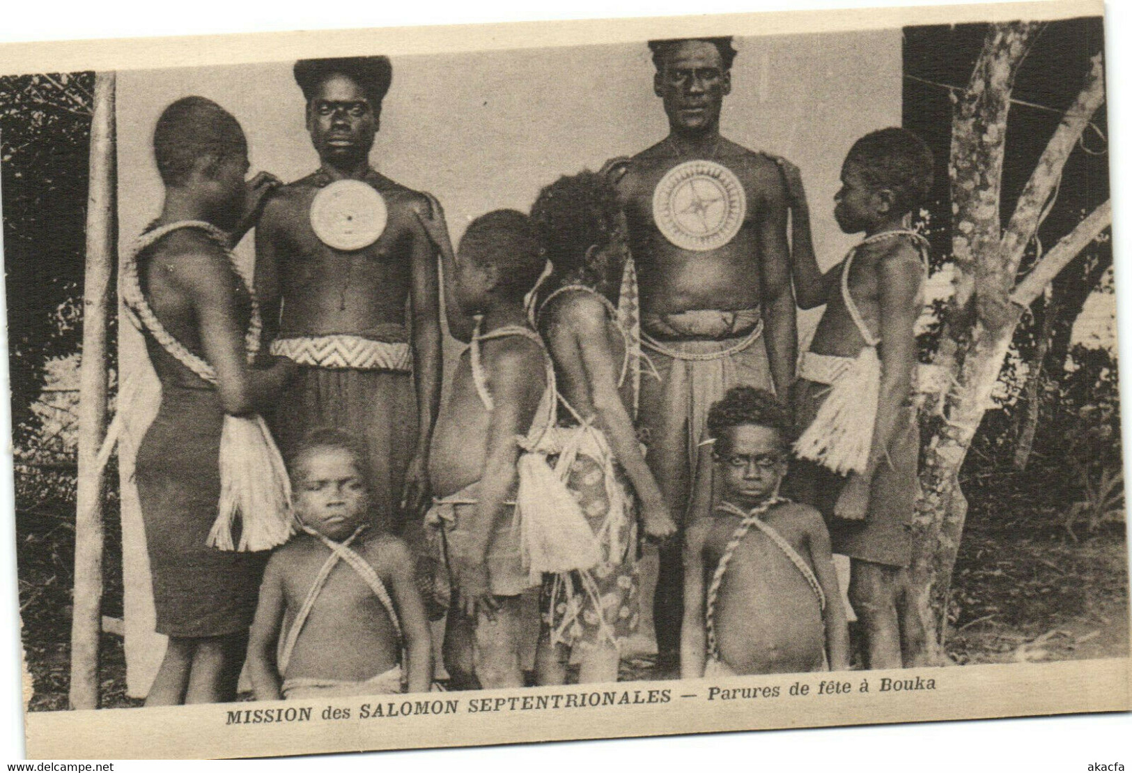 PC UK, SALOMON ISLANDS, PARURES DE FÉTE, Vintage Postcard (b33520) - Solomon Islands
