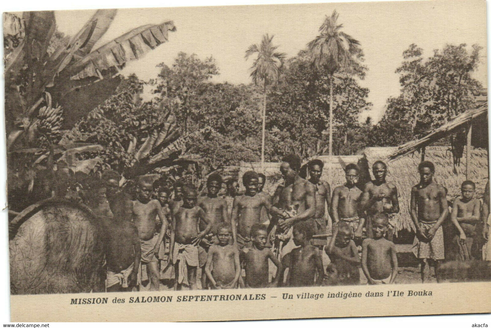 PC UK, SALOMON ISLANDS, UN VILLAGE INDIGÉNE, Vintage Postcard (b33518) - Solomon Islands