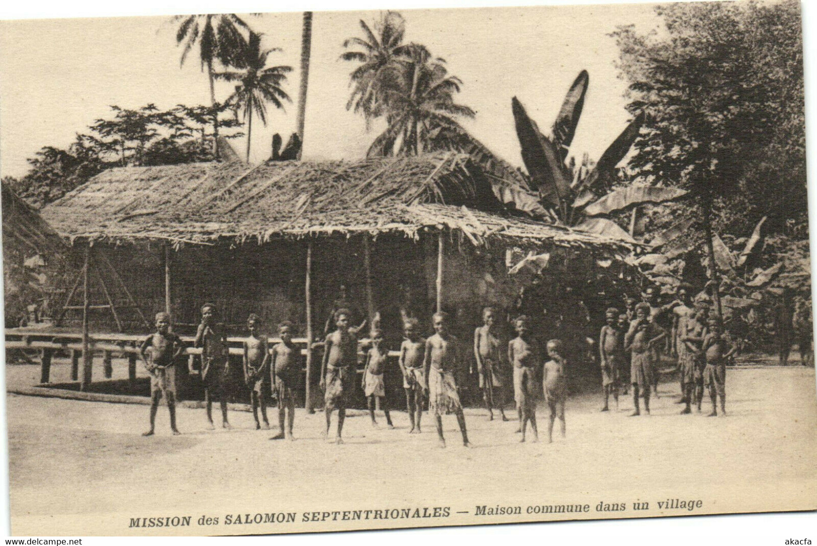 PC UK, SALOMON ISLANDS, MAISON COMMUNE, Vintage Postcard (b33524) - Solomon Islands