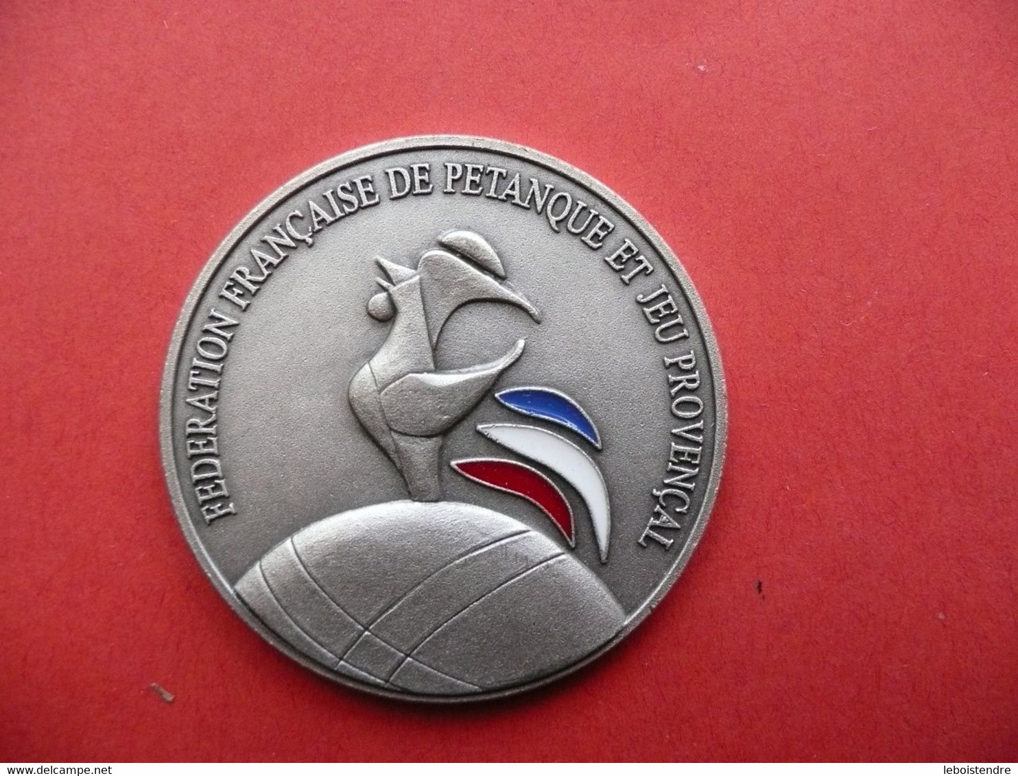 MEDAILLE FEDERATION FRANCAISE DE PETANQUE ET JEU PROVENCAL COULEUR ARGENT - Petanca