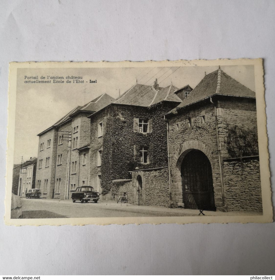 Izel (Chiny) Portal De L' Ancien Chateau - Actuellement Ecole De L' Etat 1966 - Chiny