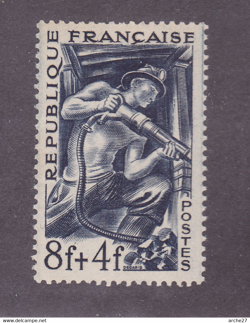 TIMBRE FRANCE N° 825 NEUF ** - Neufs