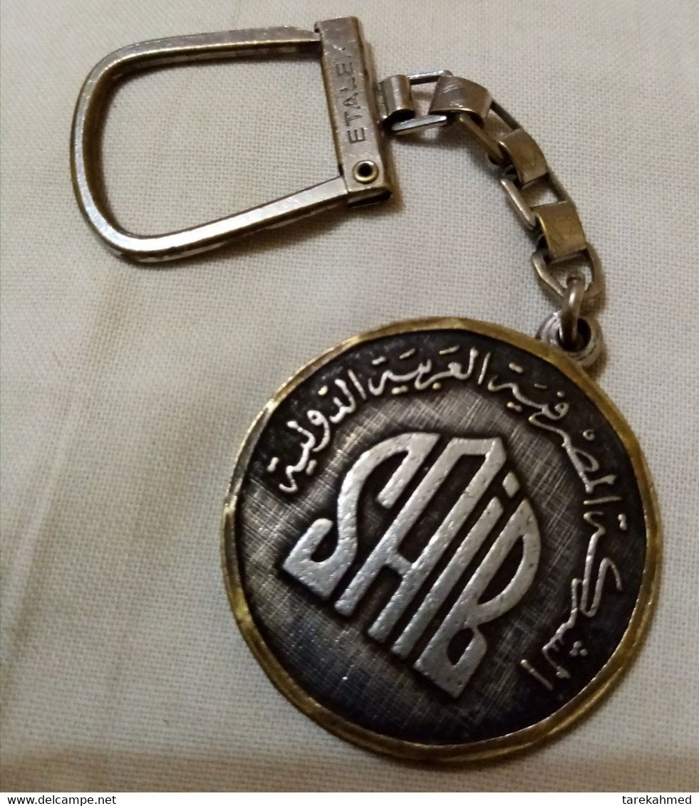 Egypt , Societe Arab Internationale De Banque Medal W Key Ring , Tokbag - Professionnels / De Société