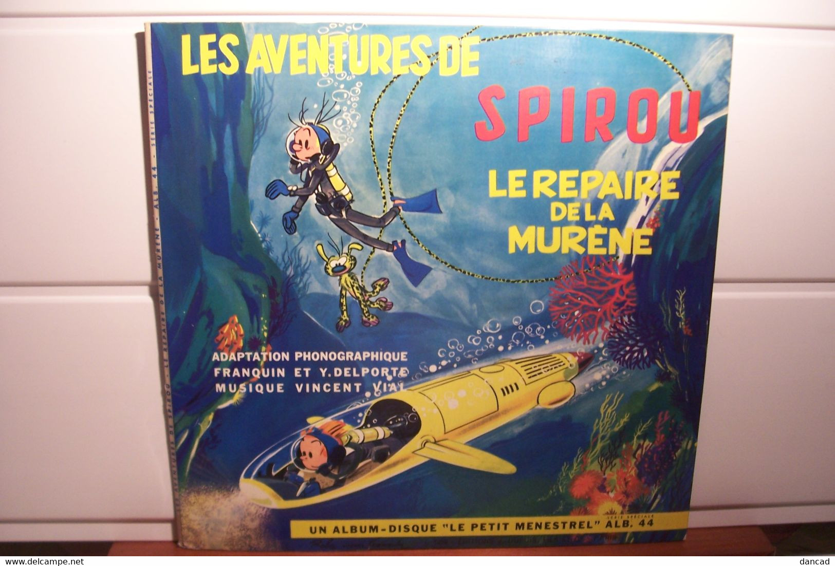 DISQUE  VINYLE -" SPIROU  Le Repaire De La Murene " - 33 Tours - 25 Cm - ( Année 1959)  ( Pas De Reflet Sur L'original ) - Kinderlieder