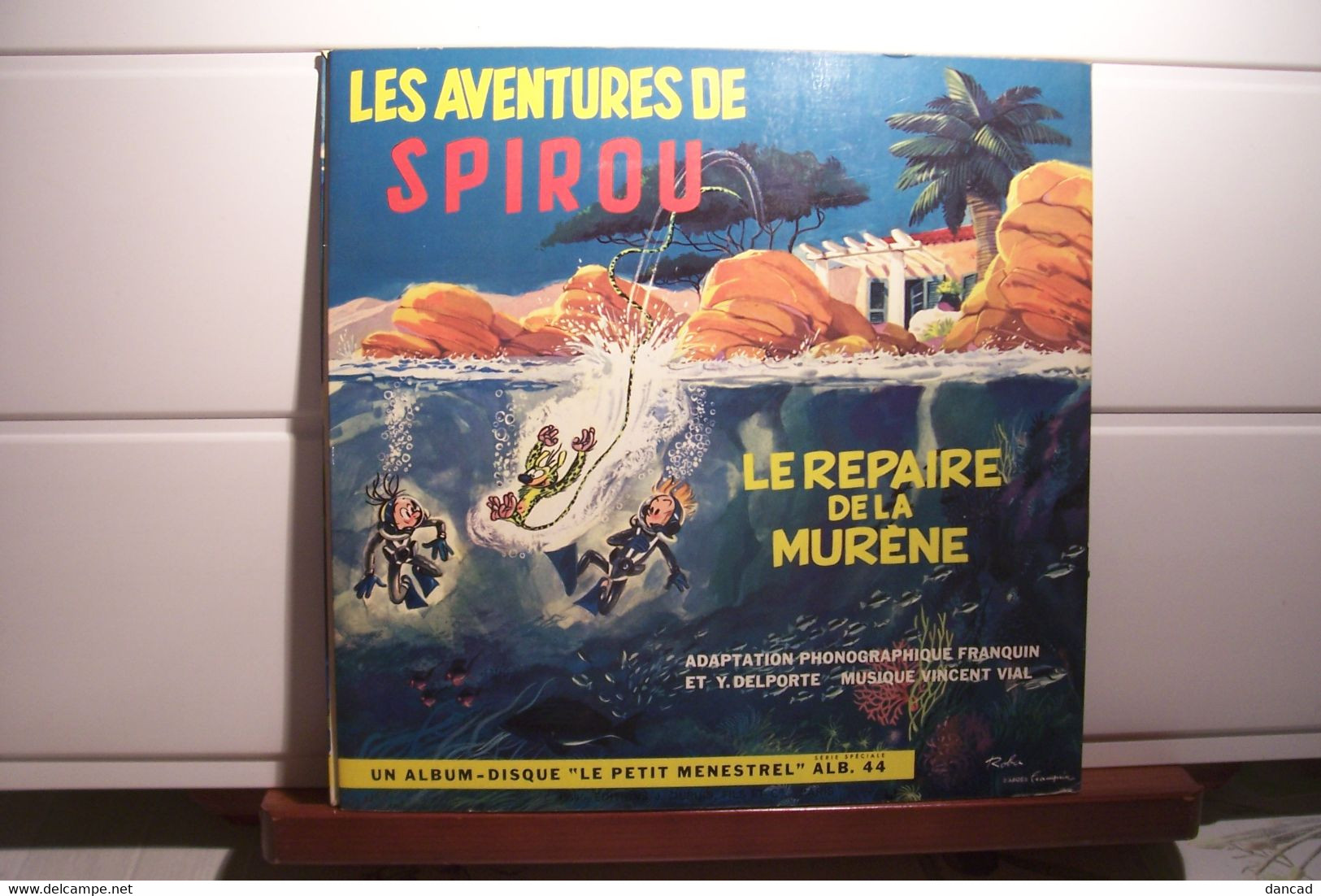 DISQUE  VINYLE -" SPIROU  Le Repaire De La Murene " - 33 Tours - 25 Cm - ( Année 1959)  ( Pas De Reflet Sur L'original ) - Bambini