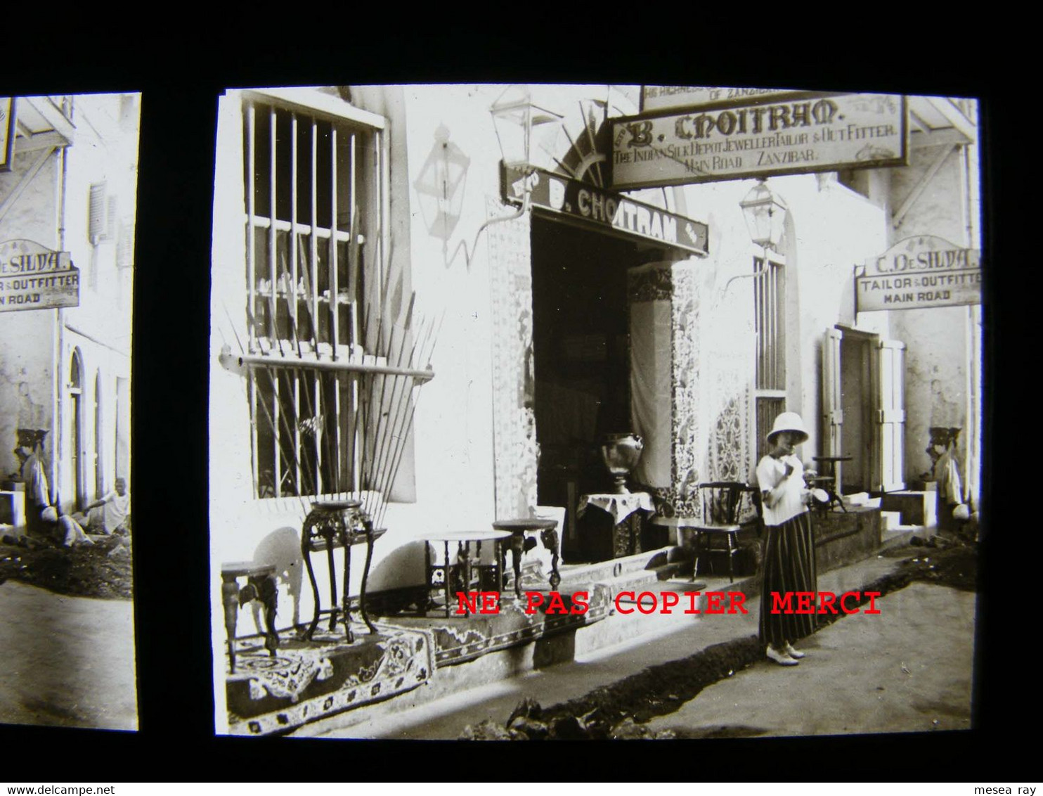 Zanzibar Tanzanie Afrique Rue Magasin Choitram Meuble De Silva Tailor Femme Pose 1925 Photo Plaque De Verre Stereo - Afrika