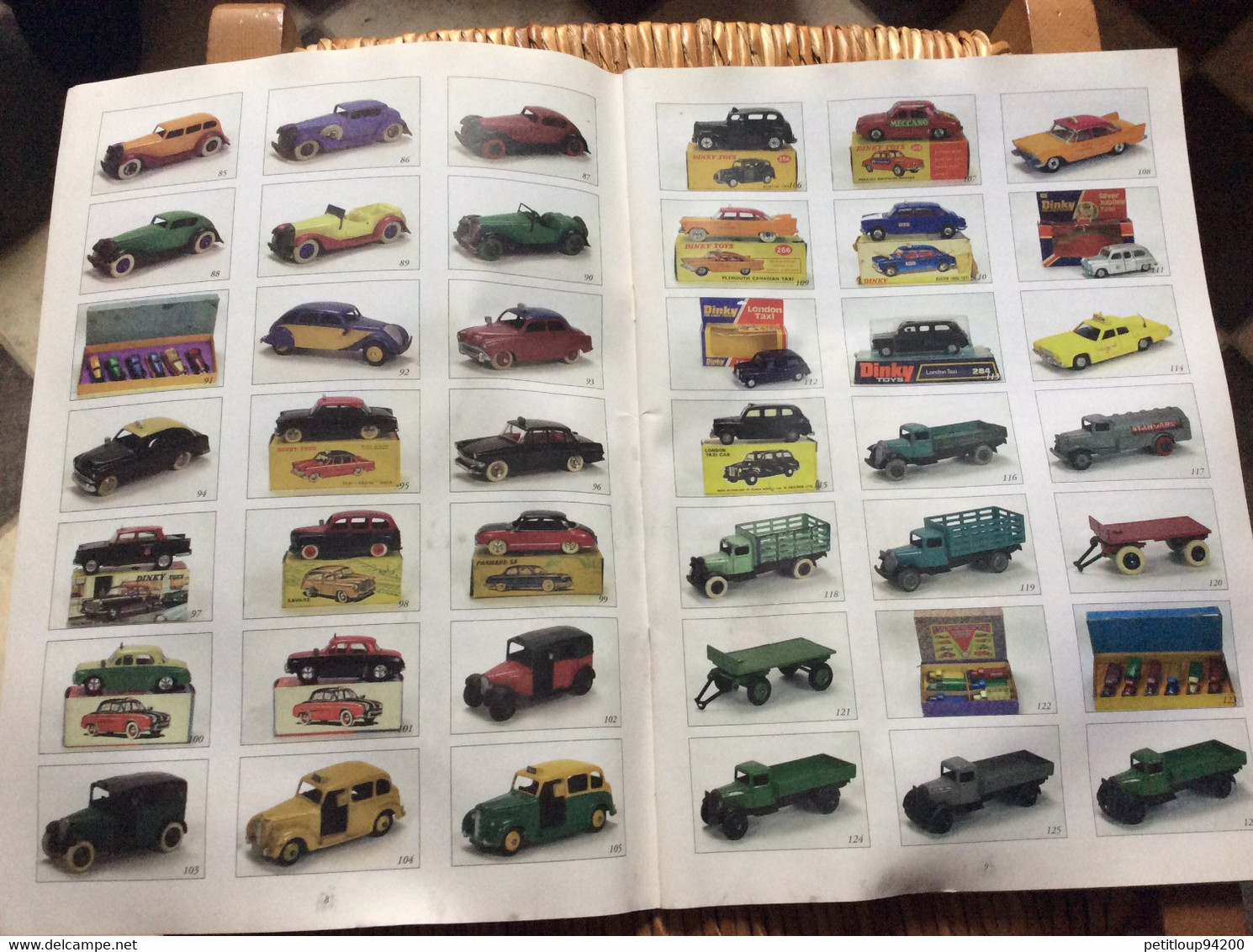 CATALOGUE GALERIE DE CHARTRES  Automobiles 1/43e  * DINKY TOYS  *SOLIDO  *NOREV  *C.I.J  *C.I.J. EUROPARC  *J.R.D. Etc..