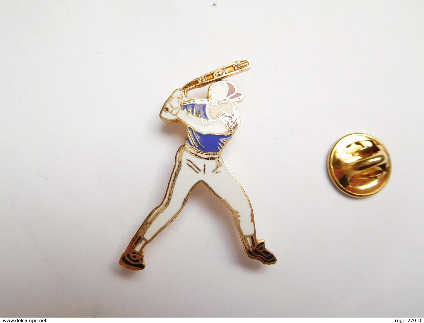 Superbe Pin's En EGF , Joueur De Baseball , Signé Pretty Things - Honkbal