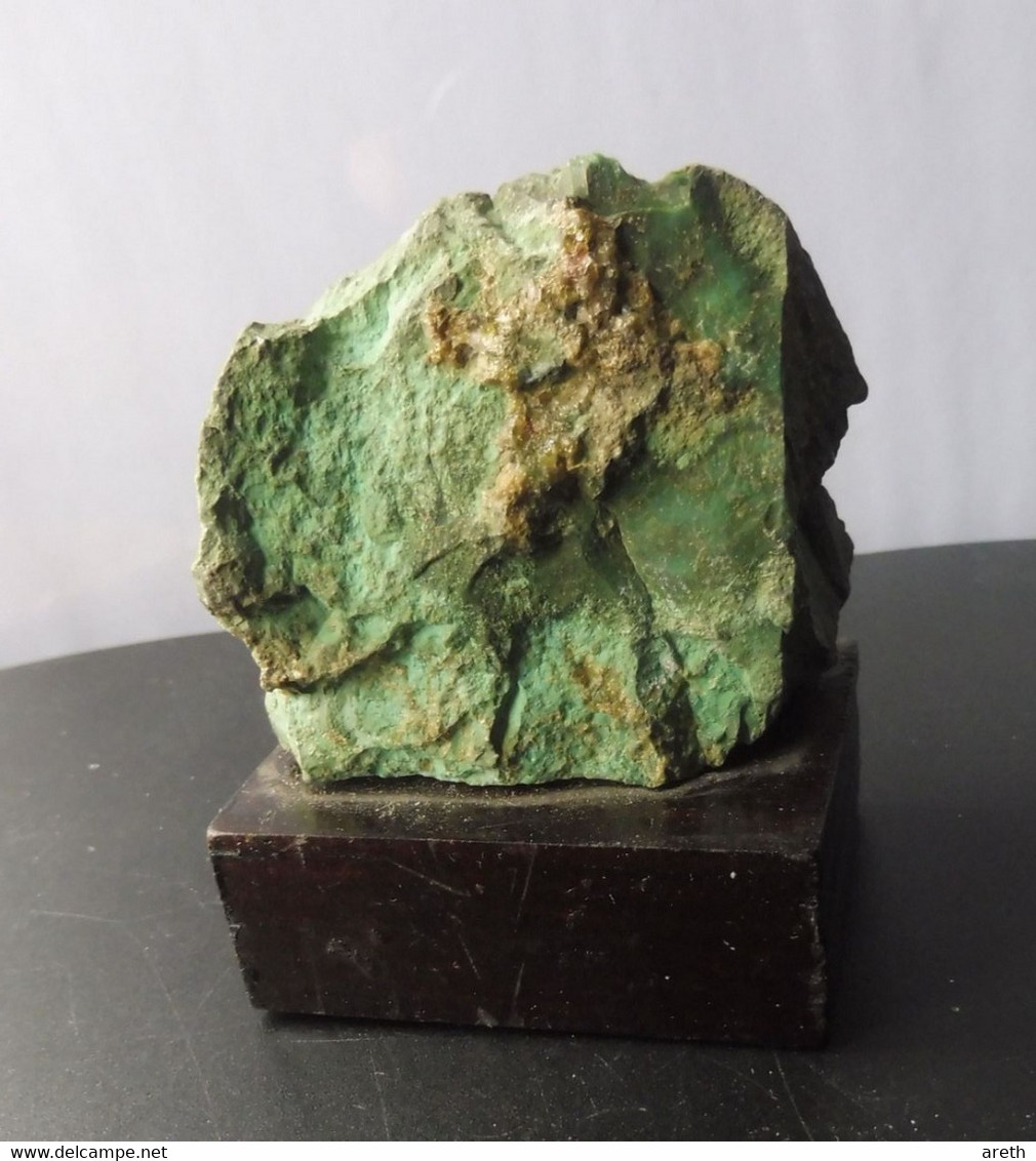 Minéraux - MALACHITE ? + ?  -Avec Le Socle: 7,5 X 5,5 X 4,3 Cm - Poids 130g - Minéraux