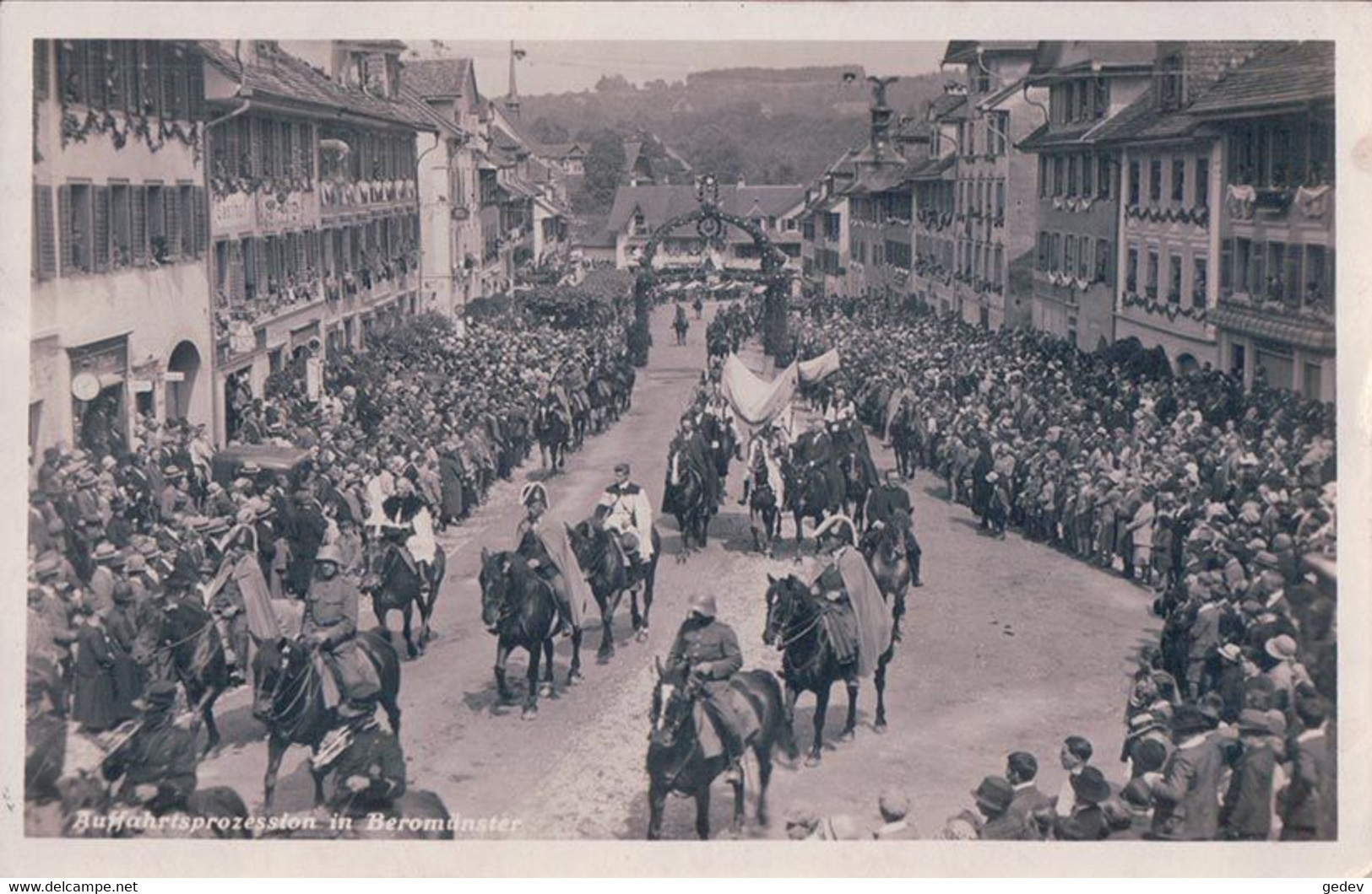 Beromünster LU, Auffarhrtsprozession, Cortège à Cheval (28531) - Beromünster