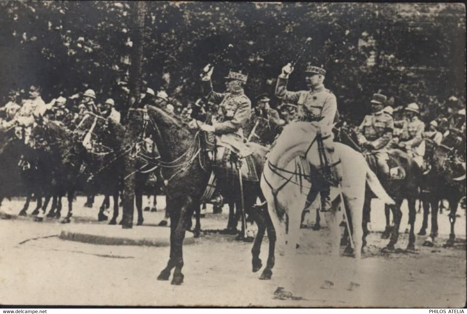 CPA CP Carte Photo Fête De La Victoire 1919 Champs Elysées Foch Et Pétain (à Droite) Fanfare Politique Guerre 14 18 - Evènements