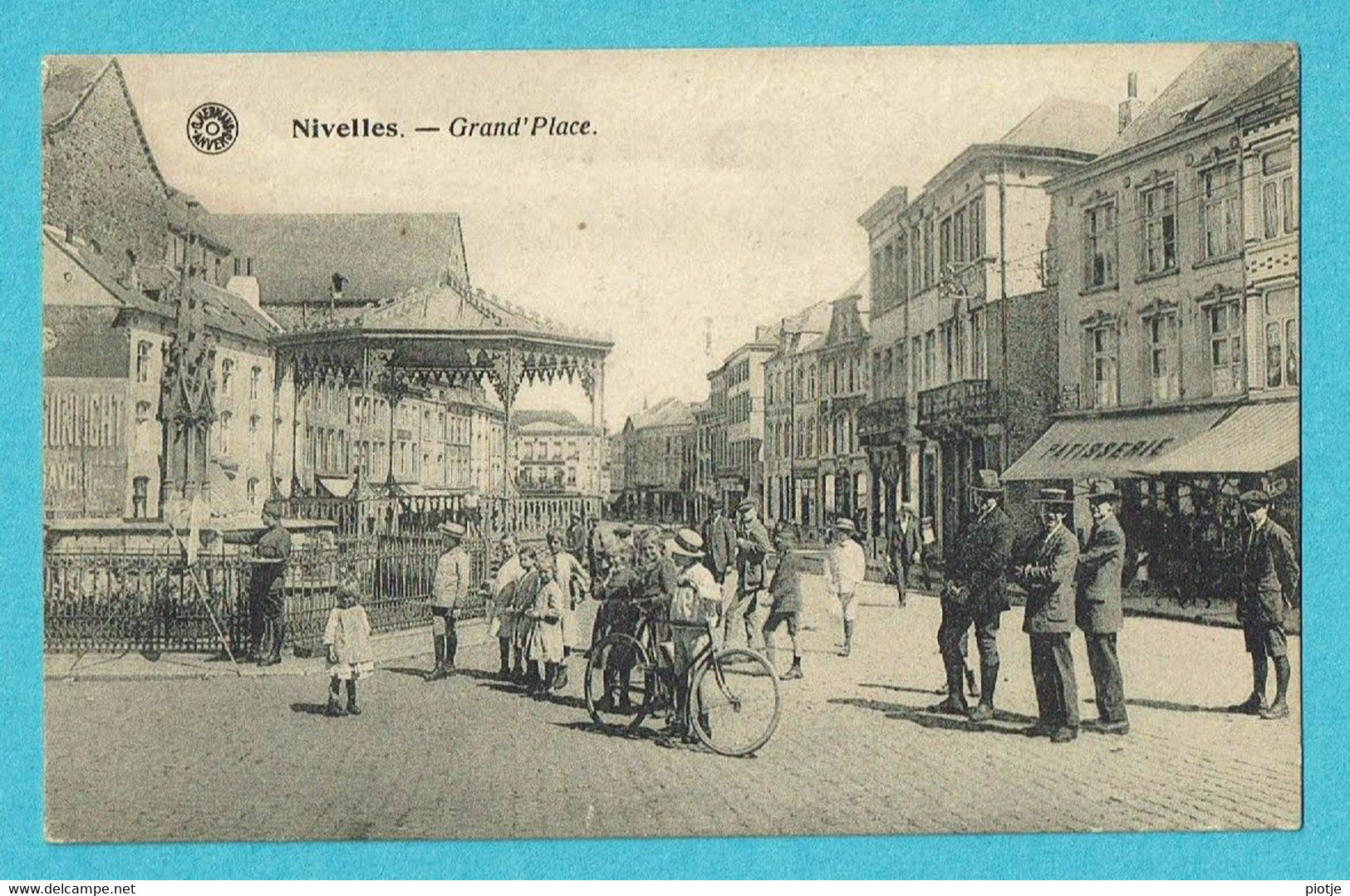 * Nivelles - Nijvel (Waals Brabant) * (G. Hermans) Grand'Place, Grote Markt, Kiosk, Kiosque, Vélo, Patisserie, Animée - Nijvel