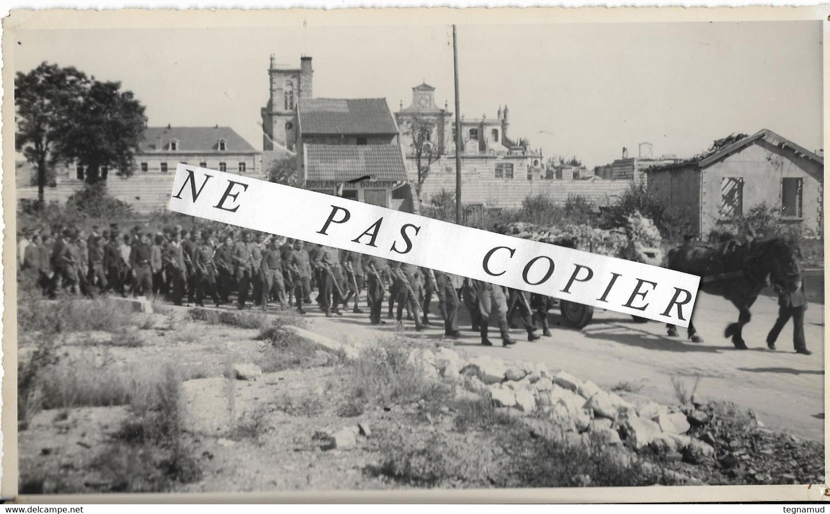 VITRY LE FRANCOIS - Photo 13 X 23 Groupe De FFI - Convoi Funèbre (44-45) - War, Military