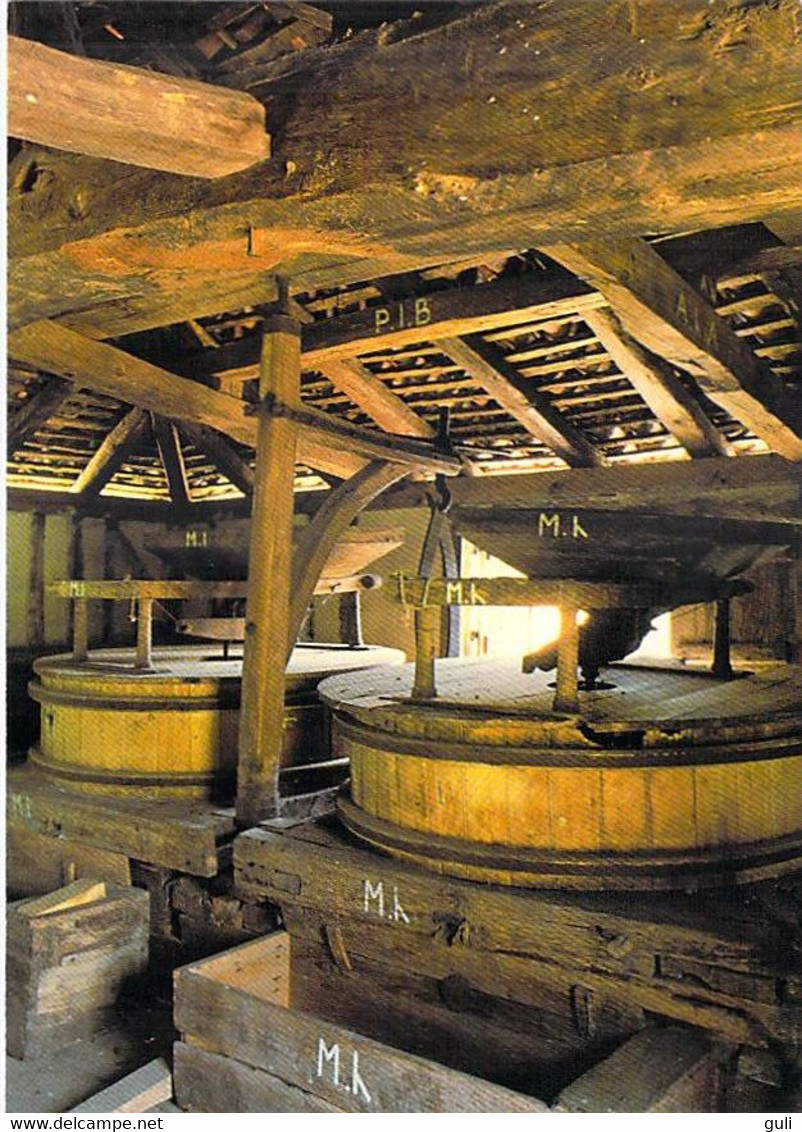 [40] Landes >  SABRES  Ecomusée De La Grande Lande  Marqueze  L'intérieur Du Moulin Les Deux Meules (2) - Sabres