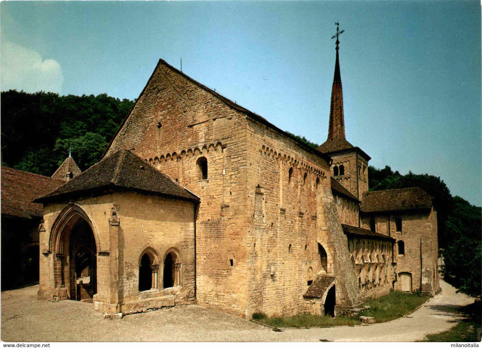 Romainmotier - L'eglise Romane - Romainmôtier-Envy