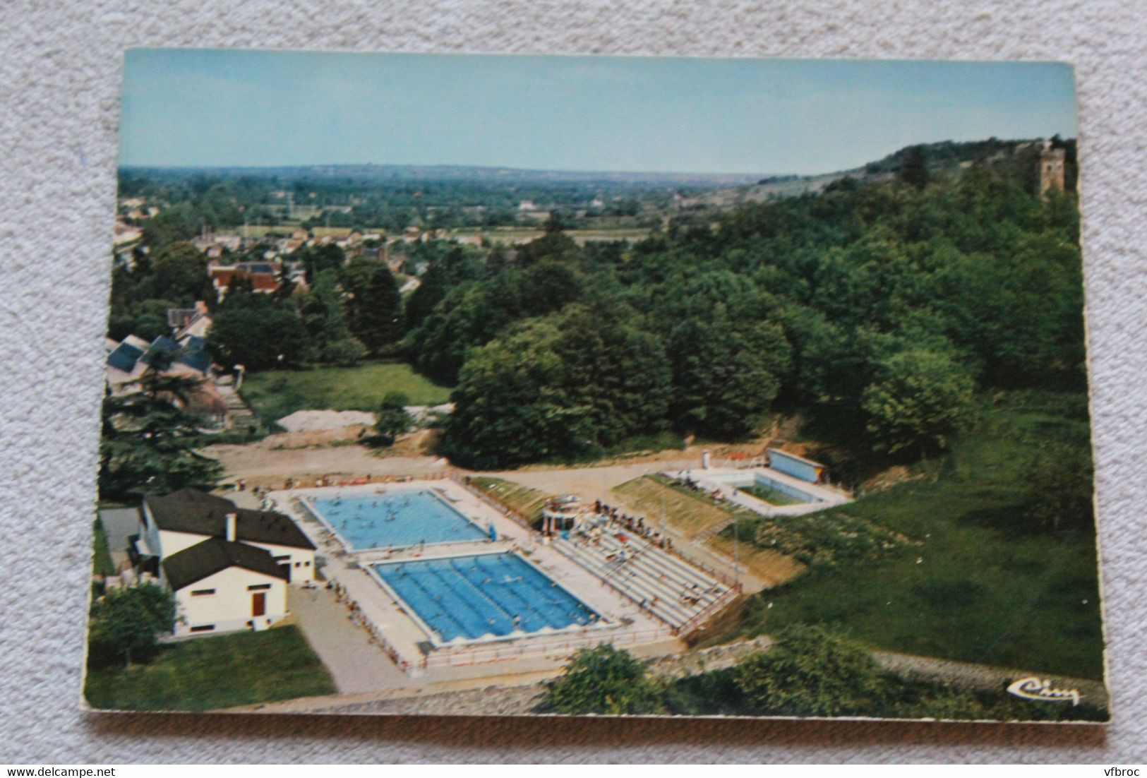 Cpm 1973, Saint Amand Montrond, Vue Aérienne, Les Piscines Municipales, Cher 18 - Saint-Amand-Montrond