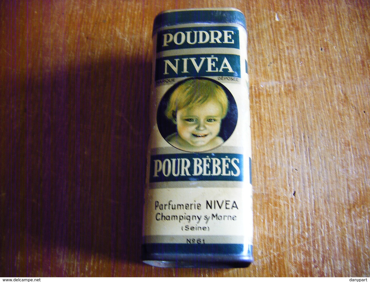 NIVEA  TALC BOITE EN TOLE EMAILLEE LITHOGRAPHIEE DESSINS D' ENFANTS BOURGEOIS  PUBLICITE ANCIENNE 4 PHOTOS - Flacons (vides)