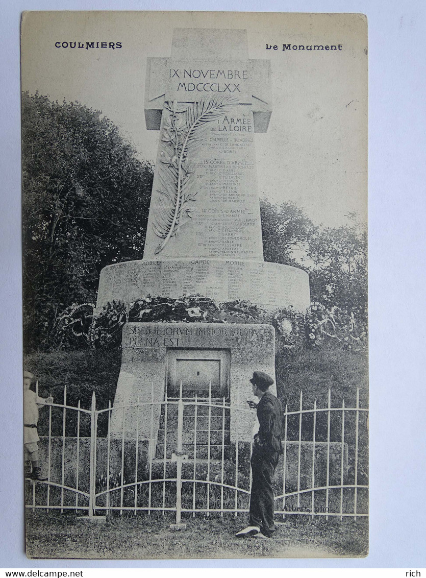 CPA 45 LOIRET - COULMIERS - Le Monument - Coulmiers