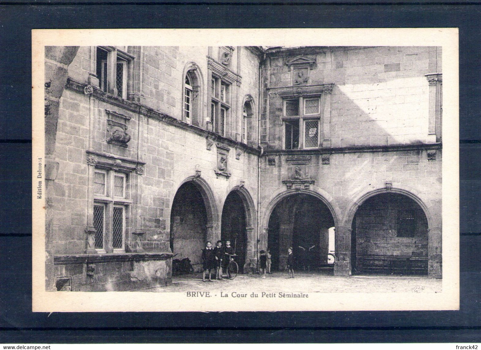 19. Brive. La Cour Du Petit Séminaire - Brive La Gaillarde