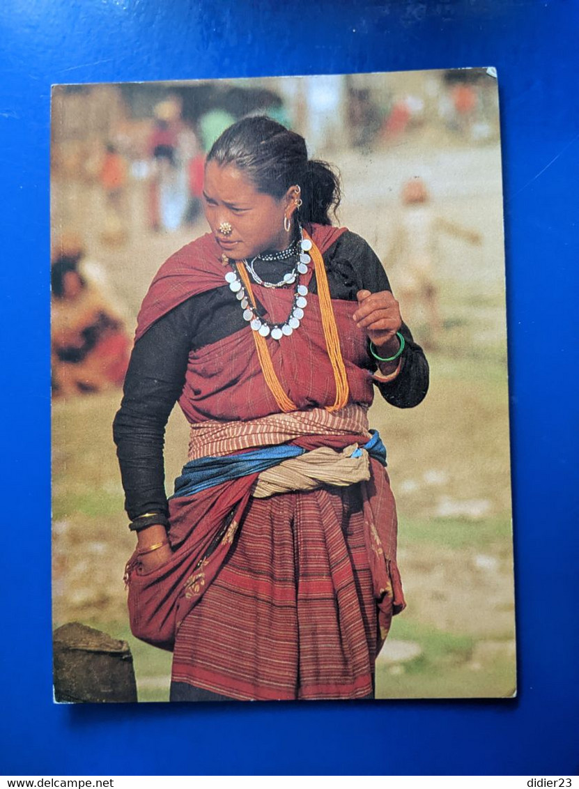 NEPAL JEUNE FEMME - Népal