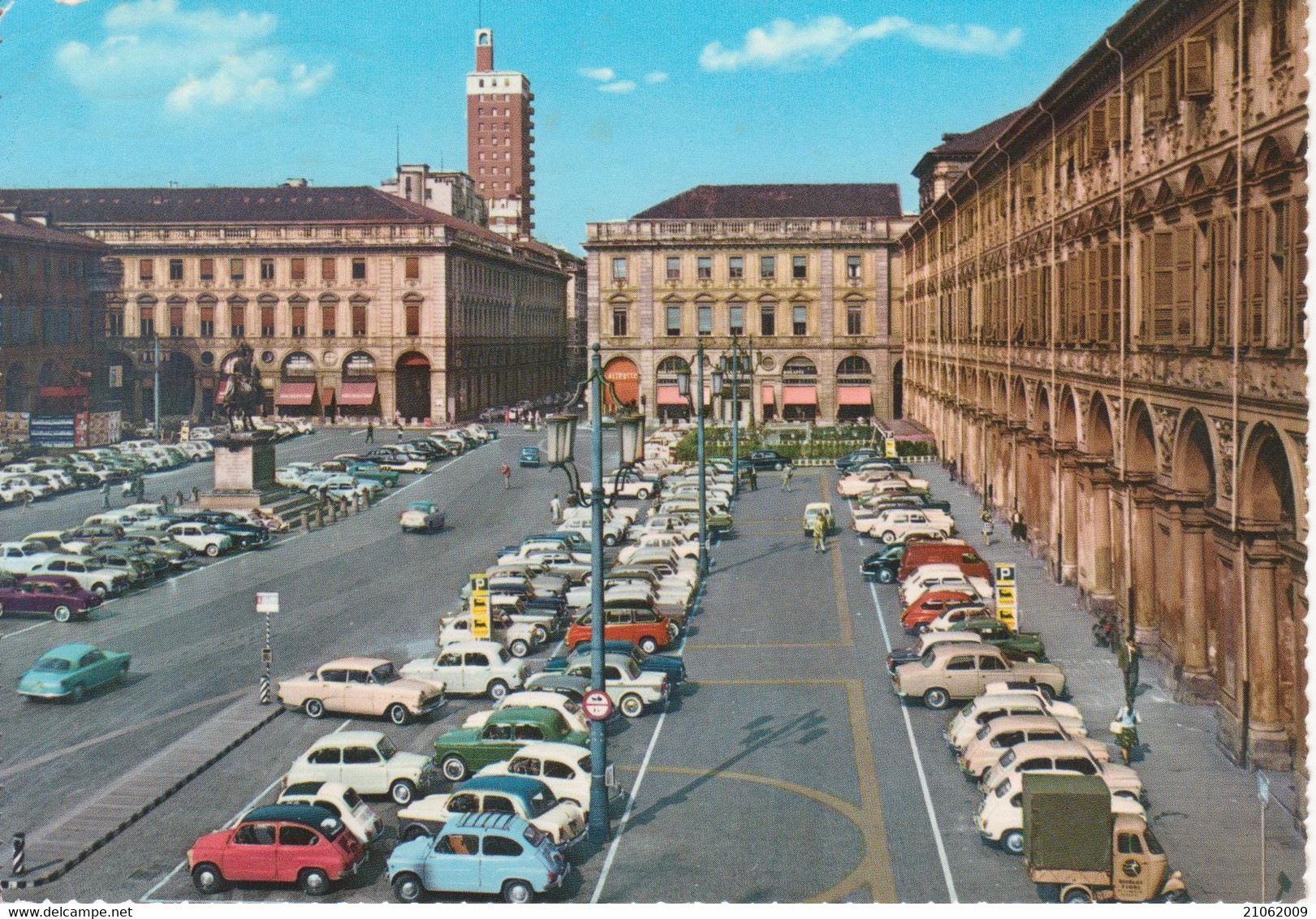 TORINO - PIAZZA SAN CARLO E MONUMENTO A EMANUELE FILIBERTO - AUTO CARS VOITURES FIAT 500 600 MULTIPLA - V1966 - Lugares Y Plazas