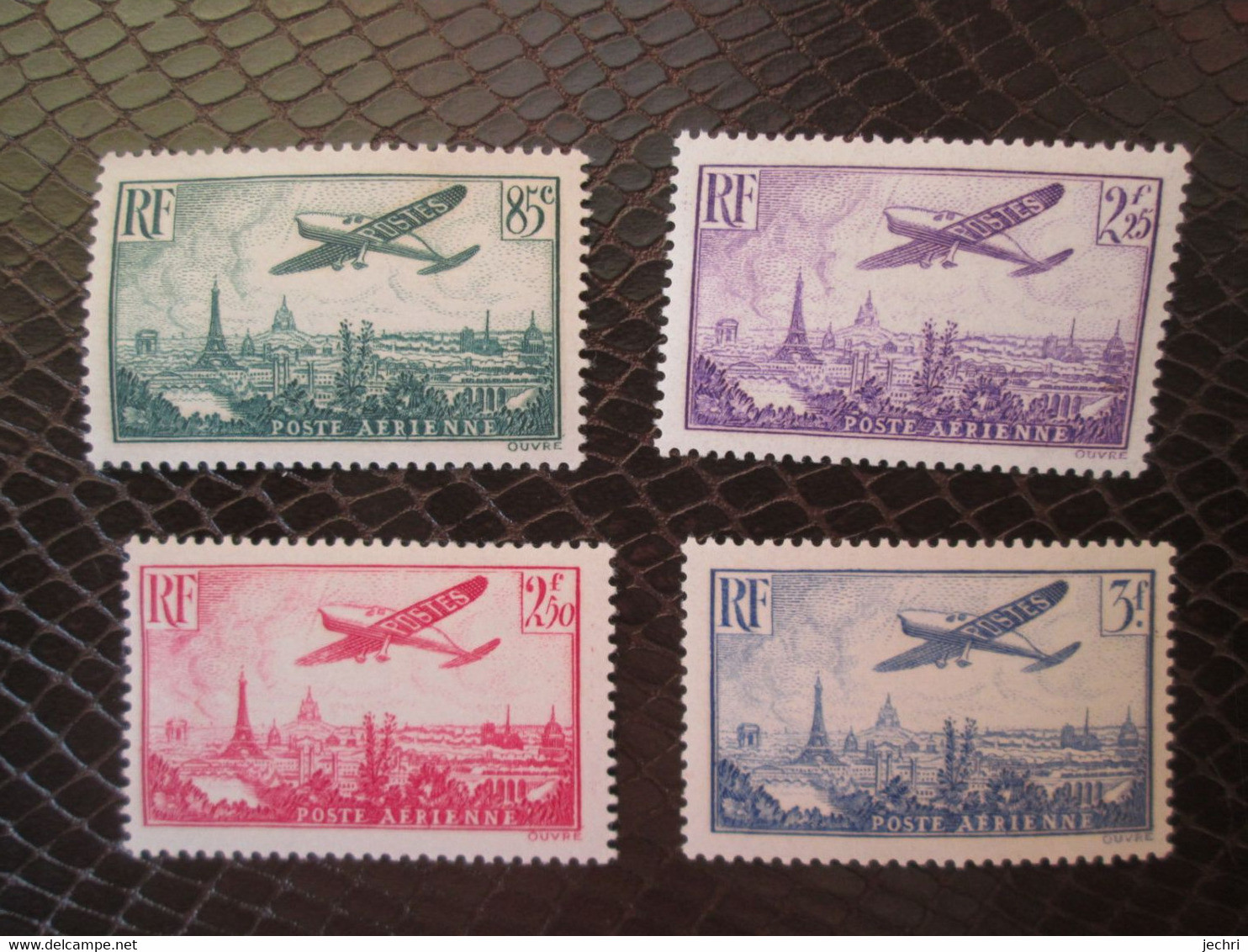 Lot De 4 Timbres Poste Aerienne Numero 8,10,11,12 - 1927-1959 Neufs