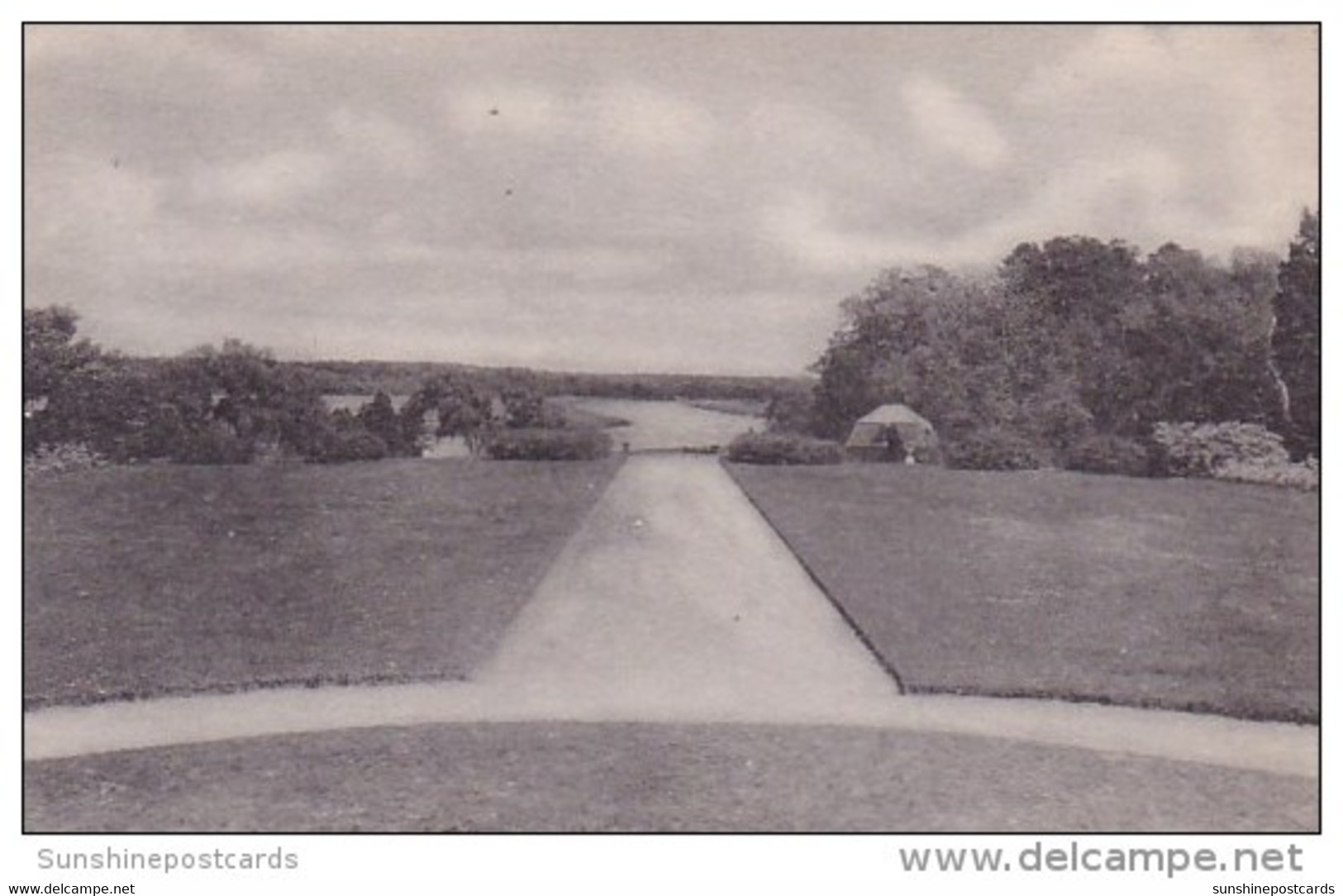 View From Entrance Towards Ashley River Middleton Place Gardens Charleston South Carolina - Charleston