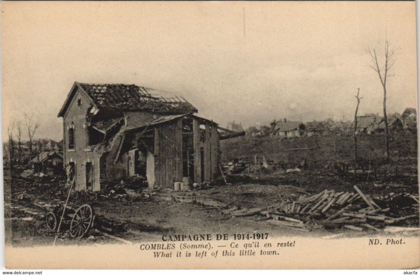 CPA Guerre COMBLES Restes (25376) - Combles