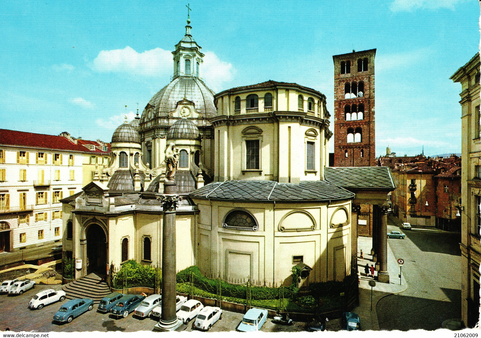 TORINO - SANTUARIO DELLA CONSOLATA - AUTO CARS VOITURES FIAT 600 500 - NV - Églises