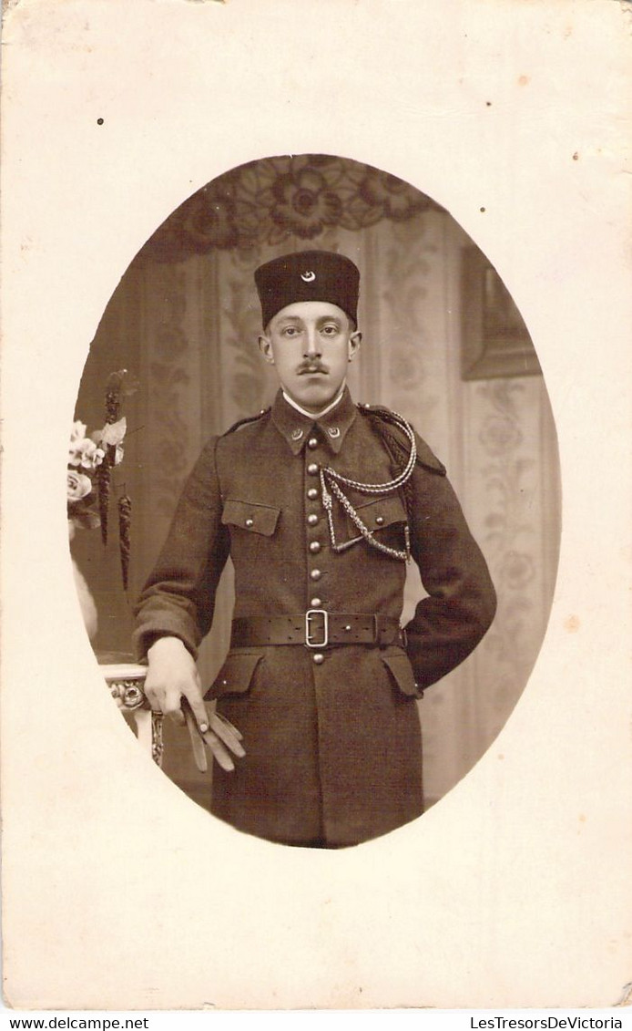 Photo D'un Homme En Uniforme - Soldat  - Carte Photo - Portrait - - Personnages